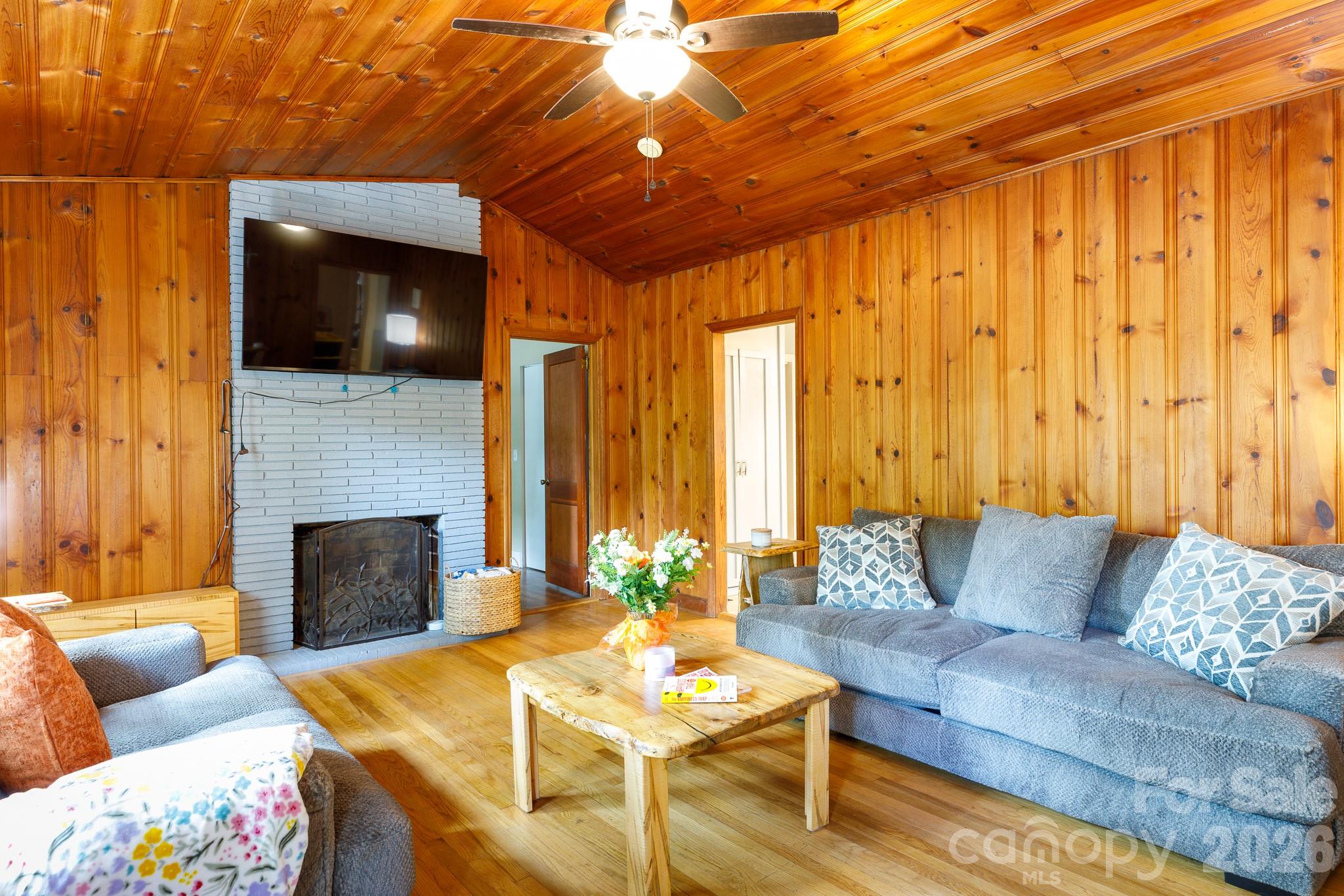 202 Woodlawn Drive — York