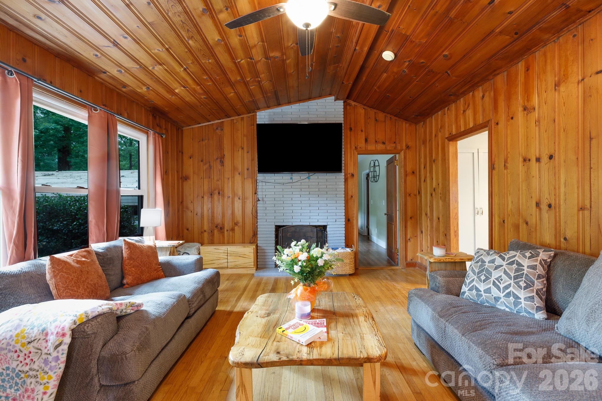 202 Woodlawn Drive — York