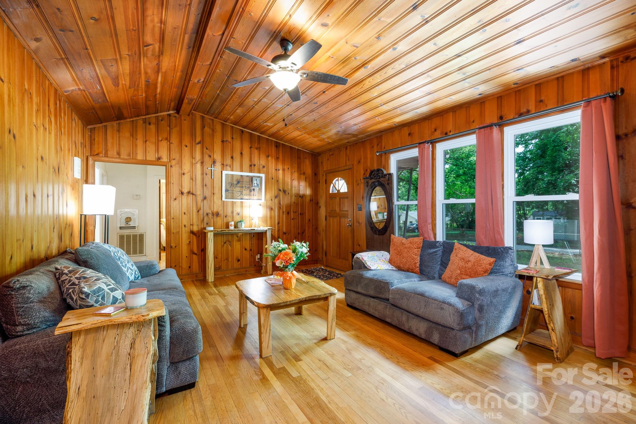 202 Woodlawn Drive — York