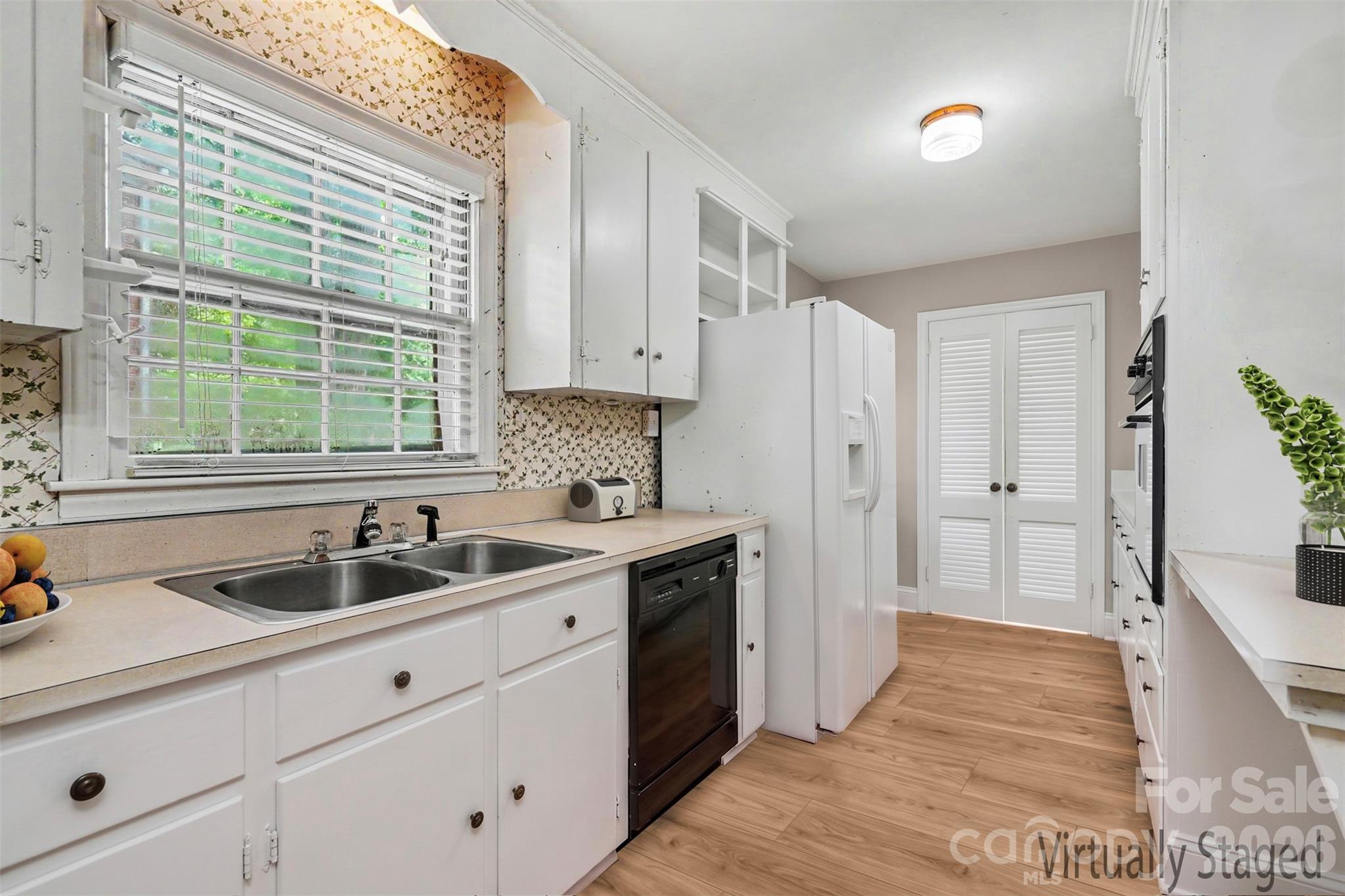 2330 Wensley Drive — Charlotte