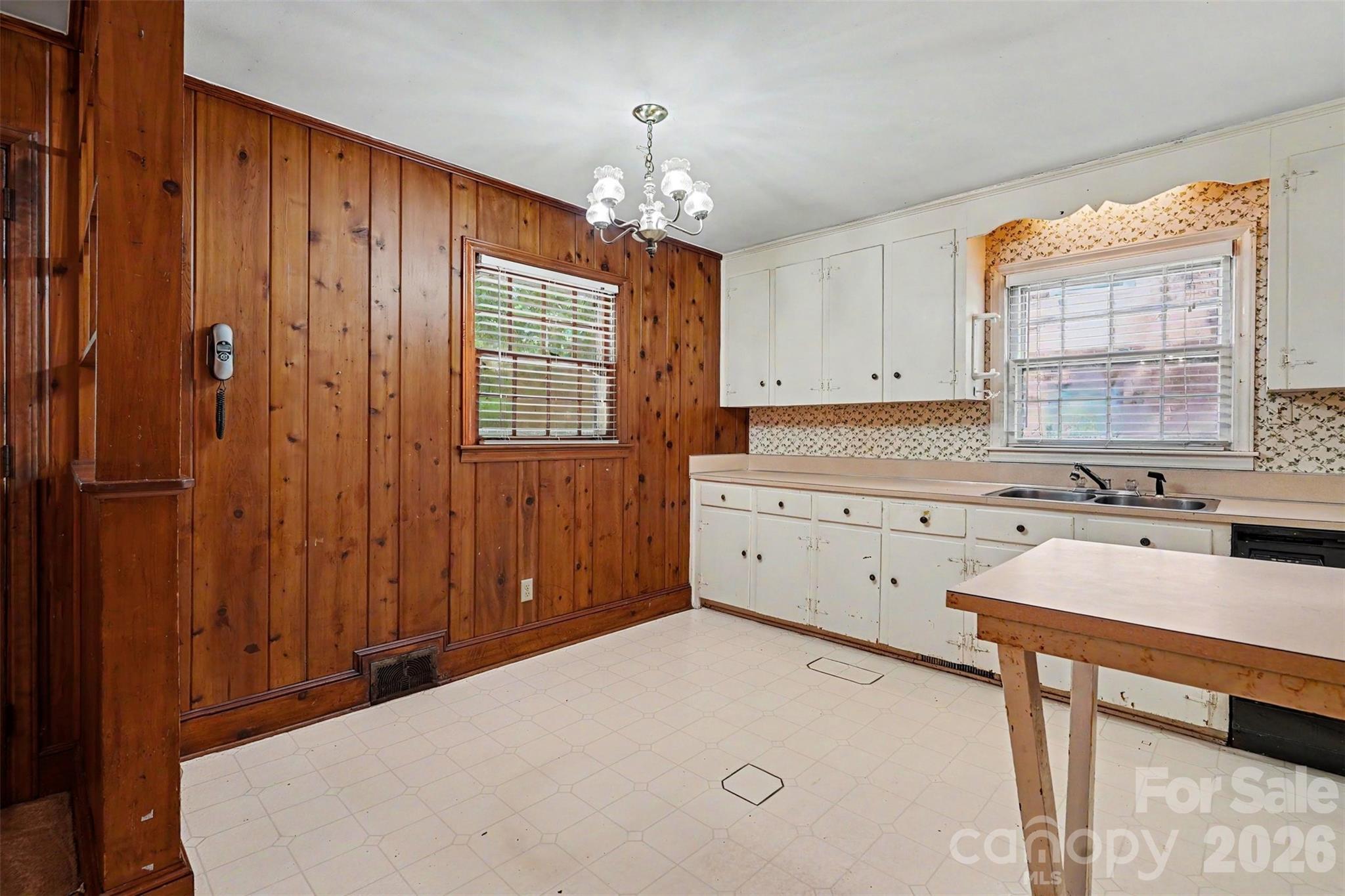 2330 Wensley Drive — Charlotte