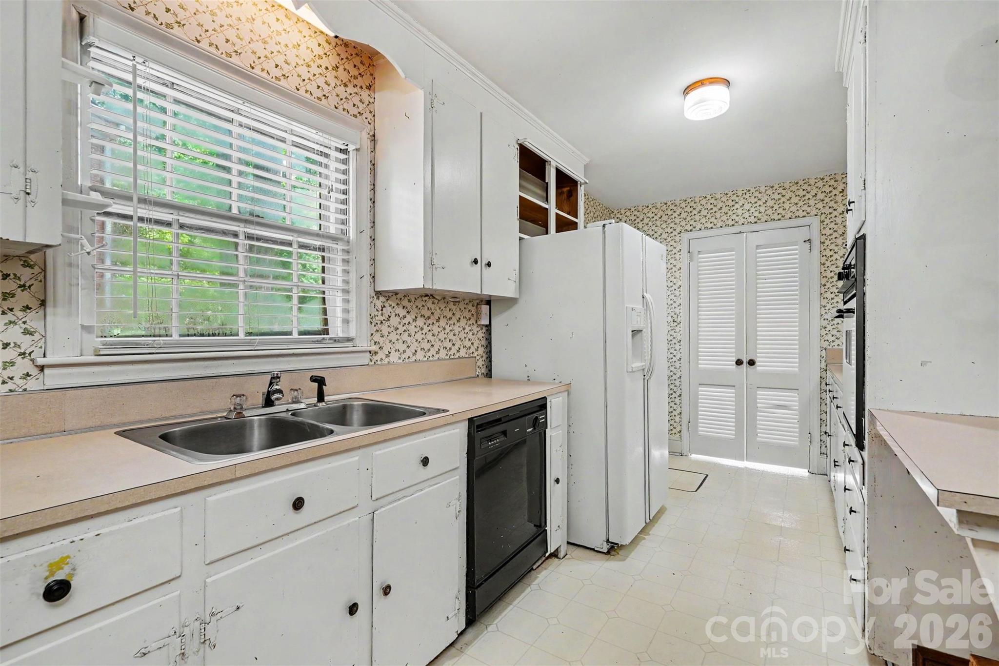 2330 Wensley Drive — Charlotte