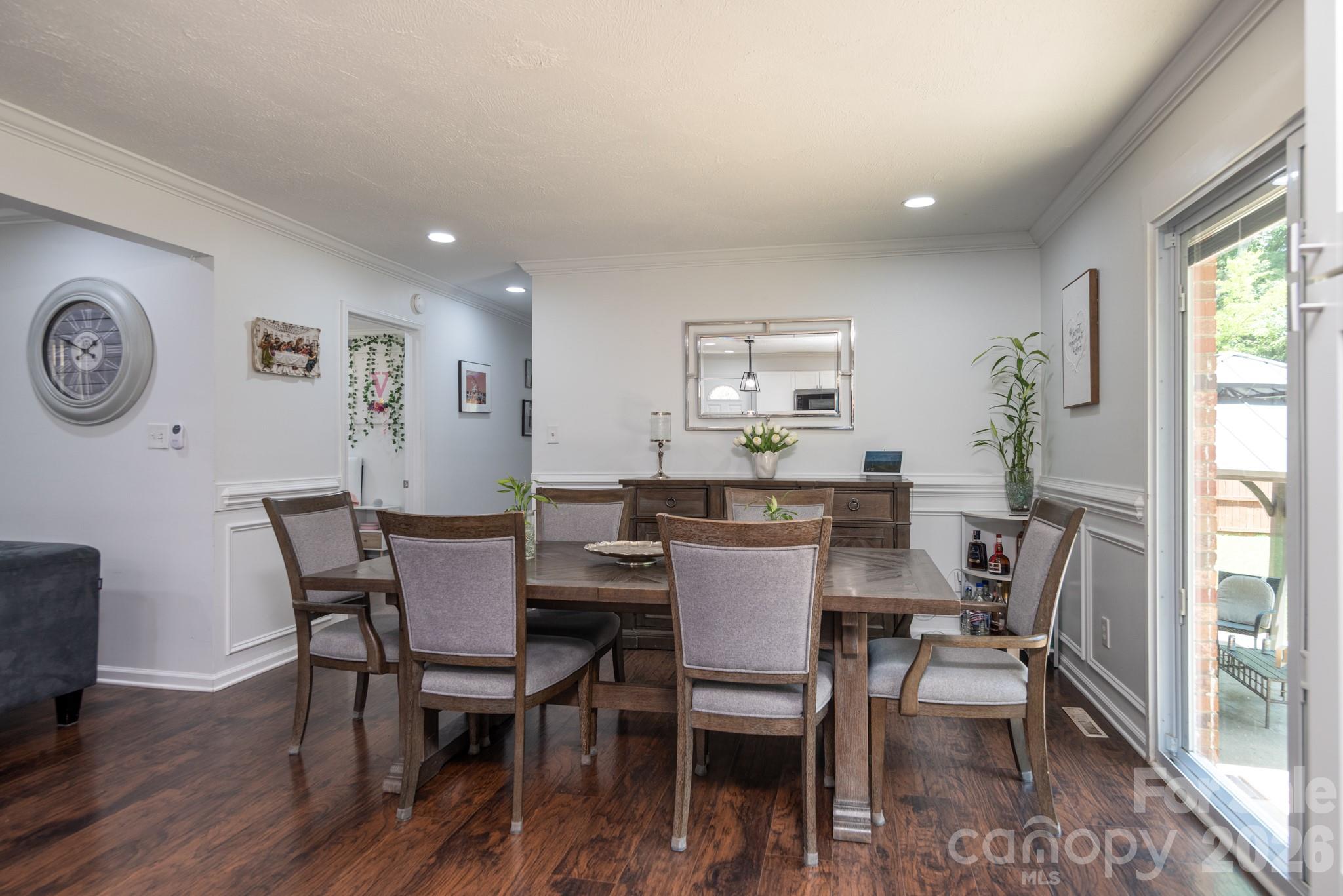 1121 Rembrandt Drive SW — Concord