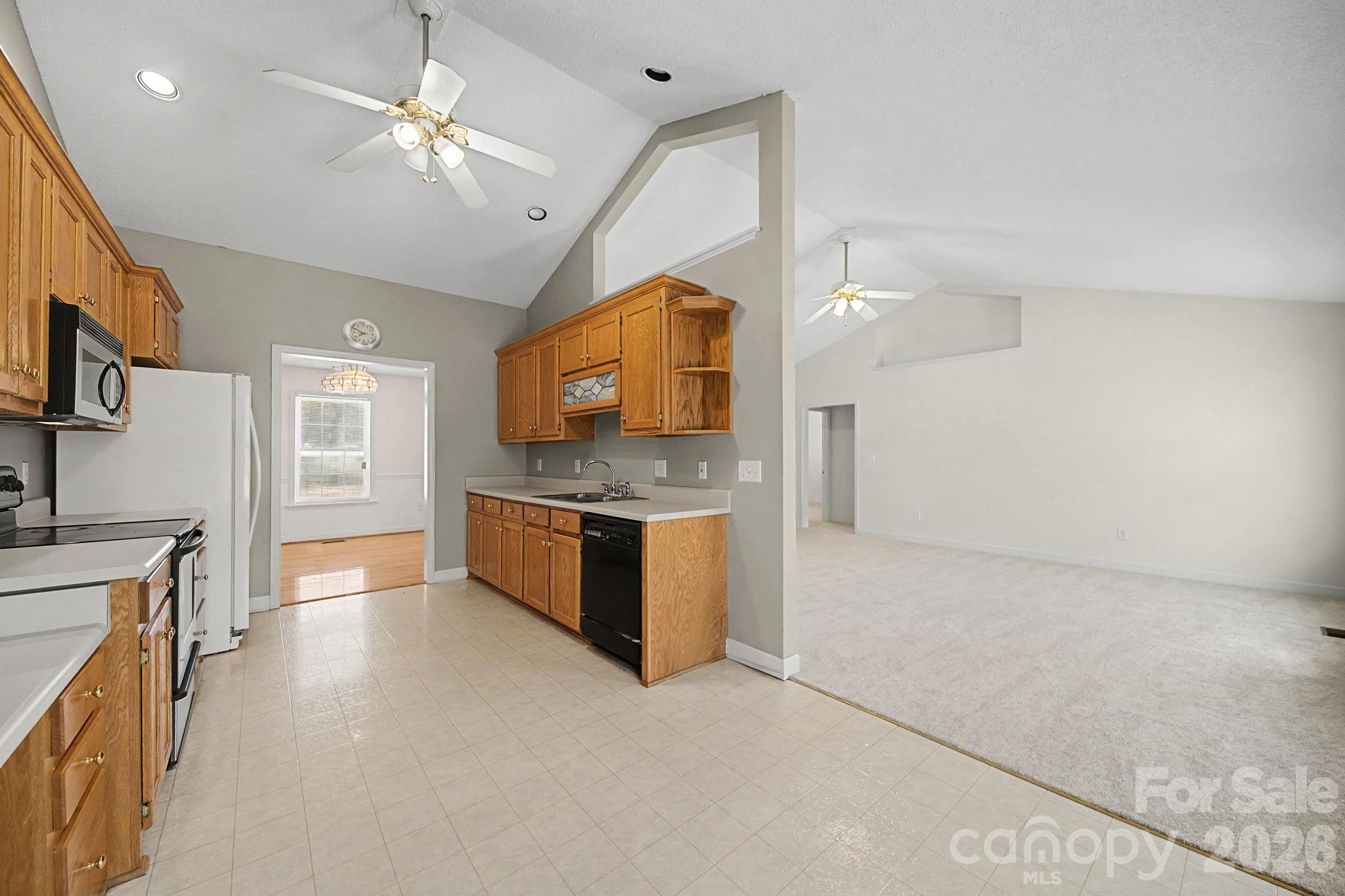 865 N Highway 161 Highway — Clover