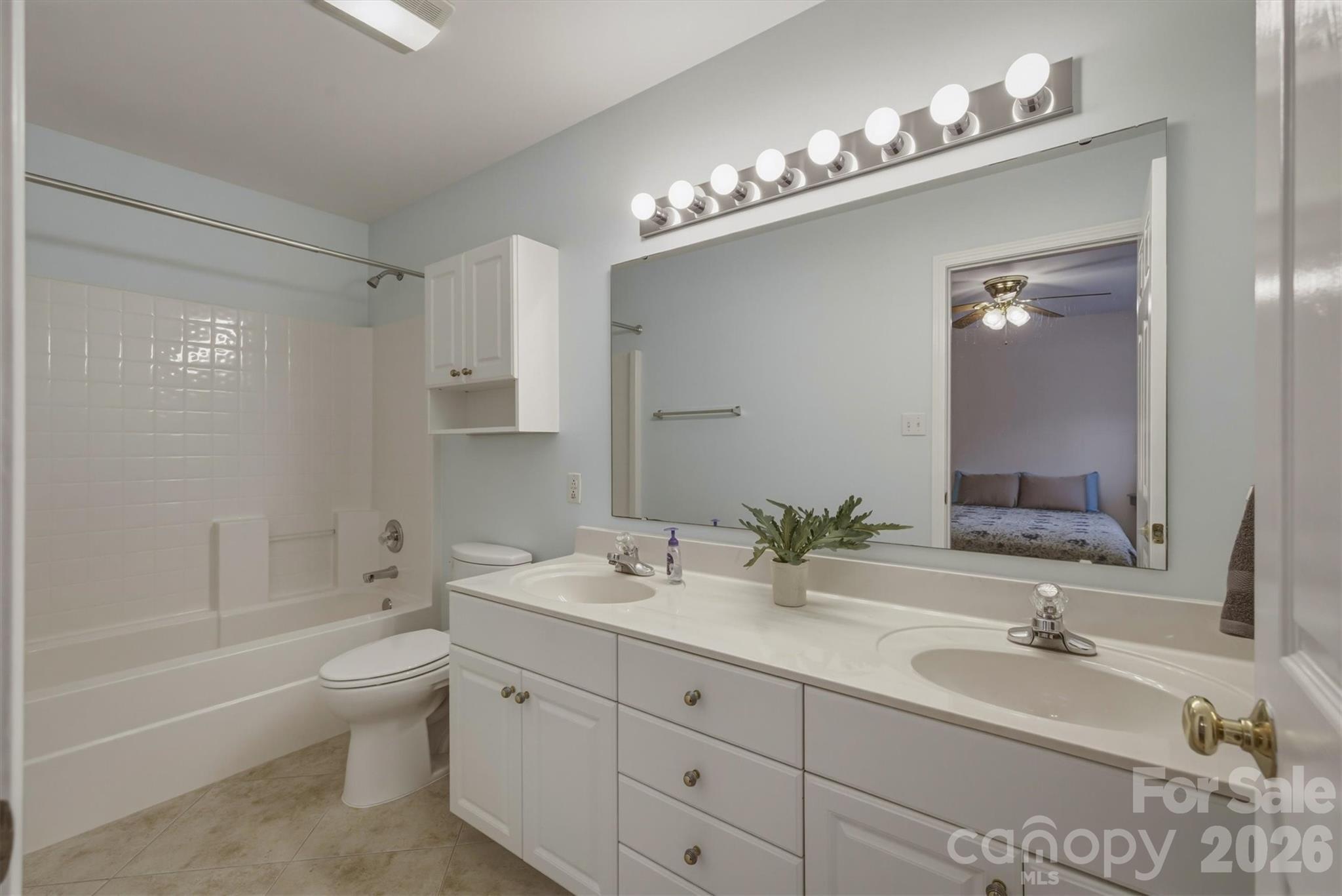 2523 26th Avenue NE — Hickory
