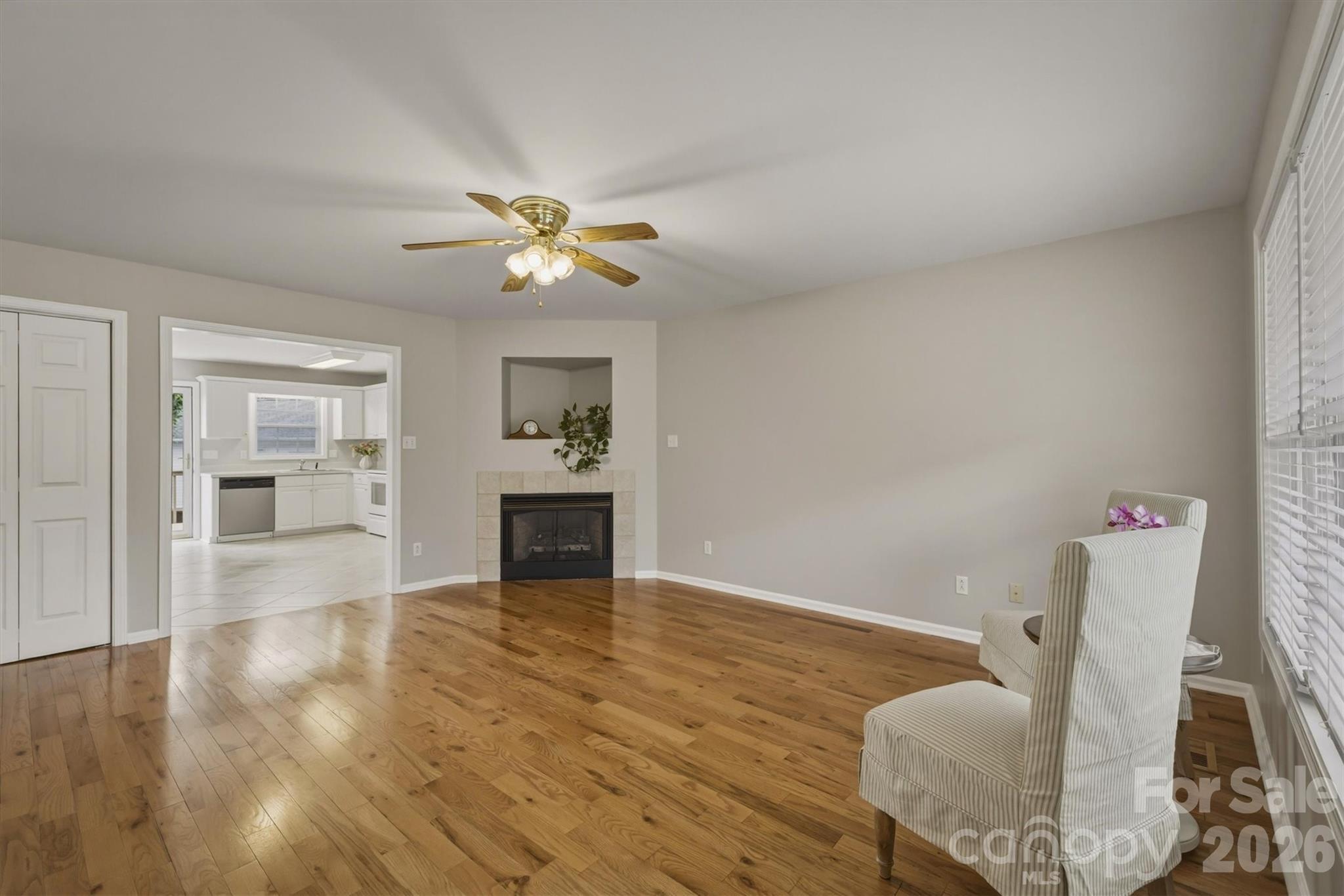 2523 26th Avenue NE — Hickory