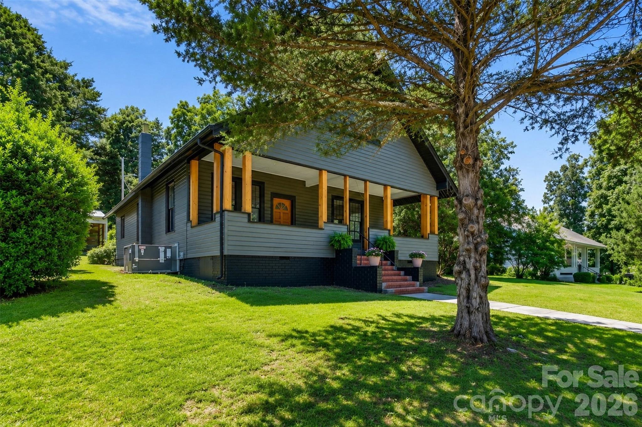 32 Pinecrest Avenue — Great Falls