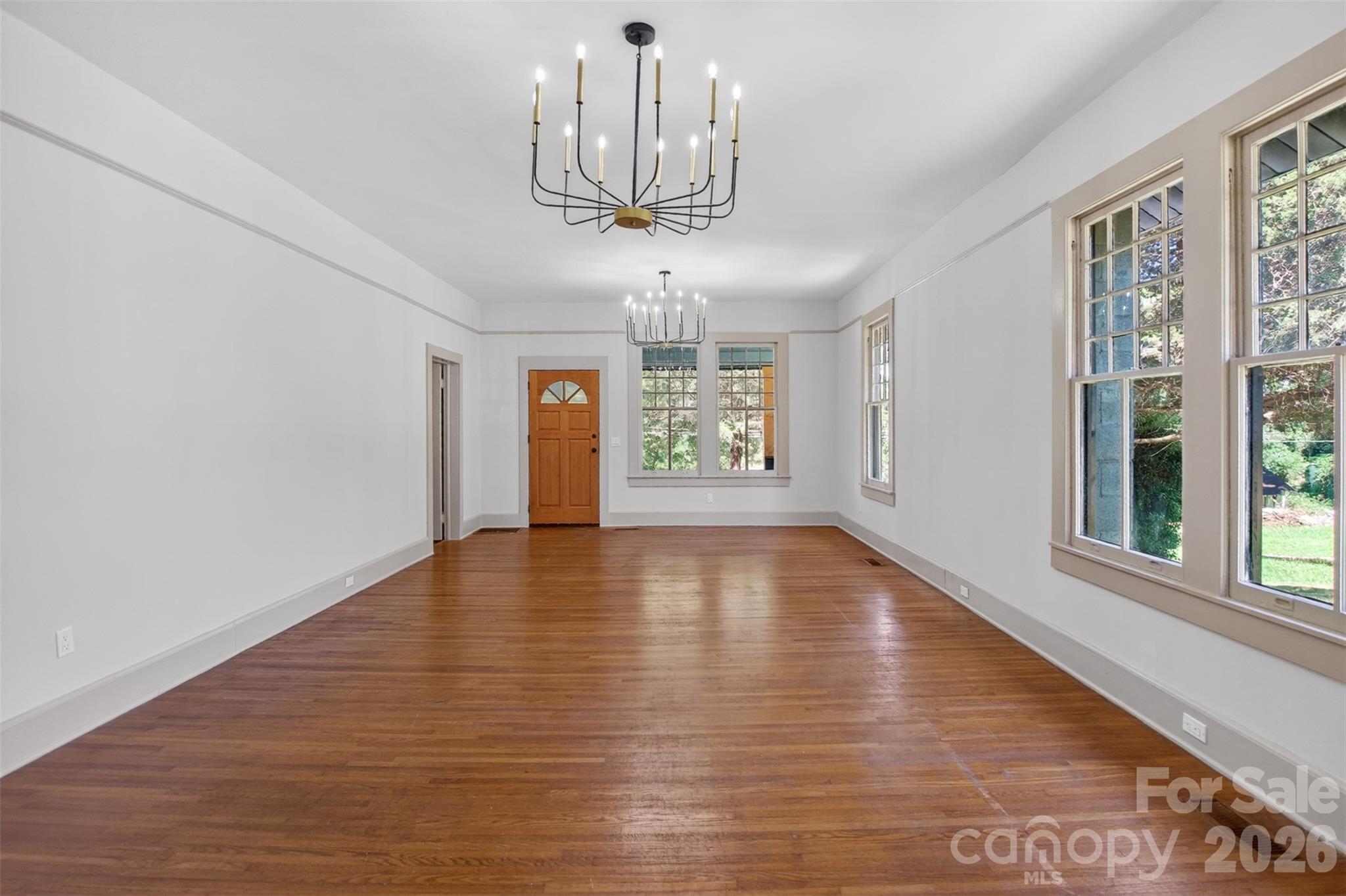 32 Pinecrest Avenue — Great Falls