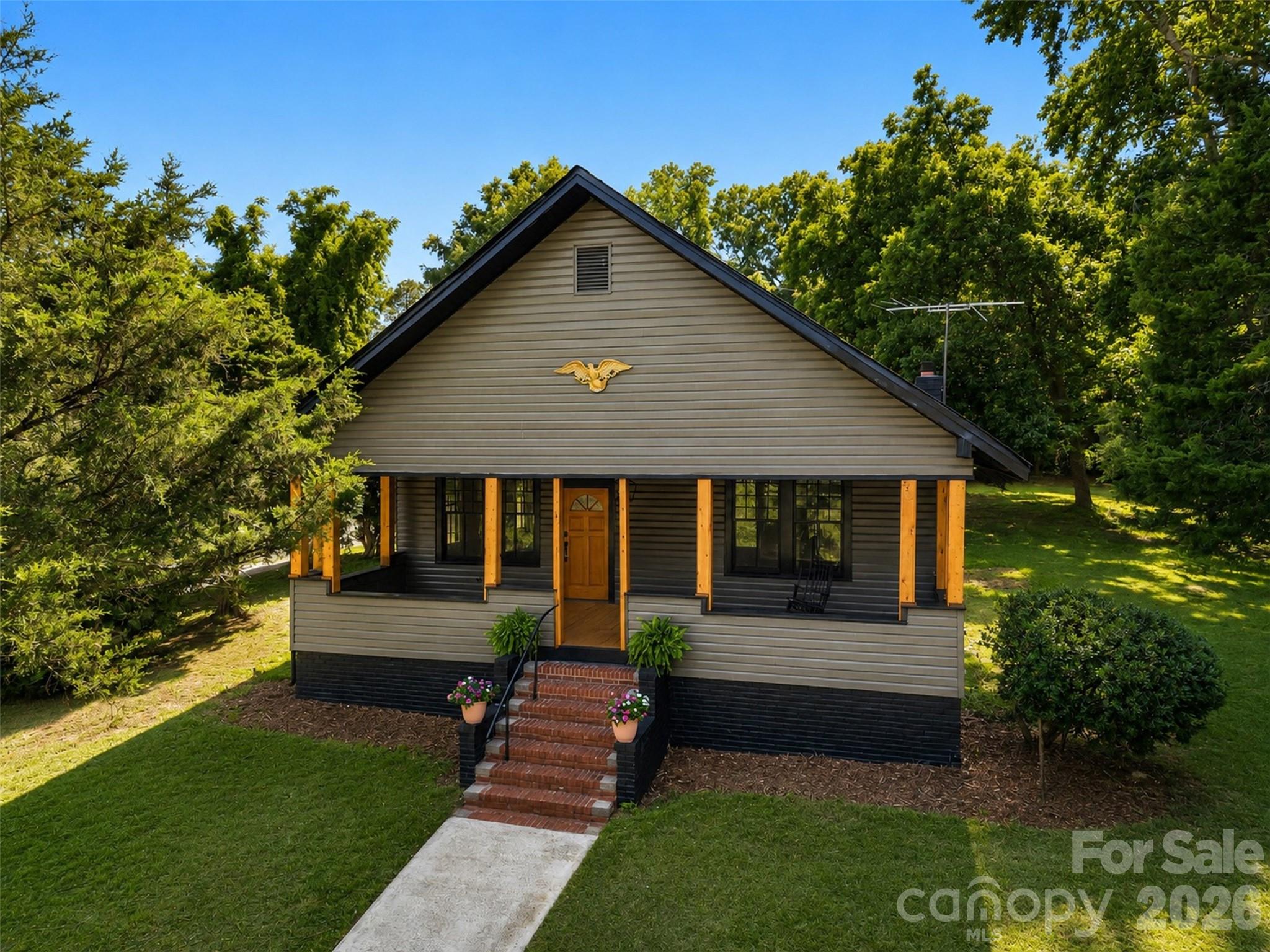 32 Pinecrest Avenue — Great Falls