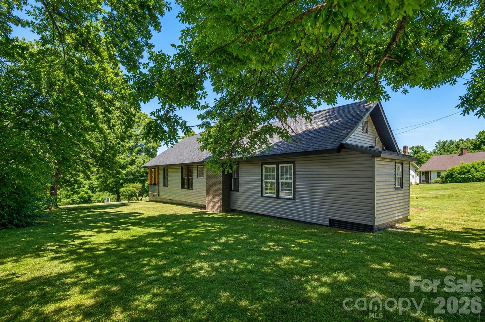 32 Pinecrest Avenue — Great Falls