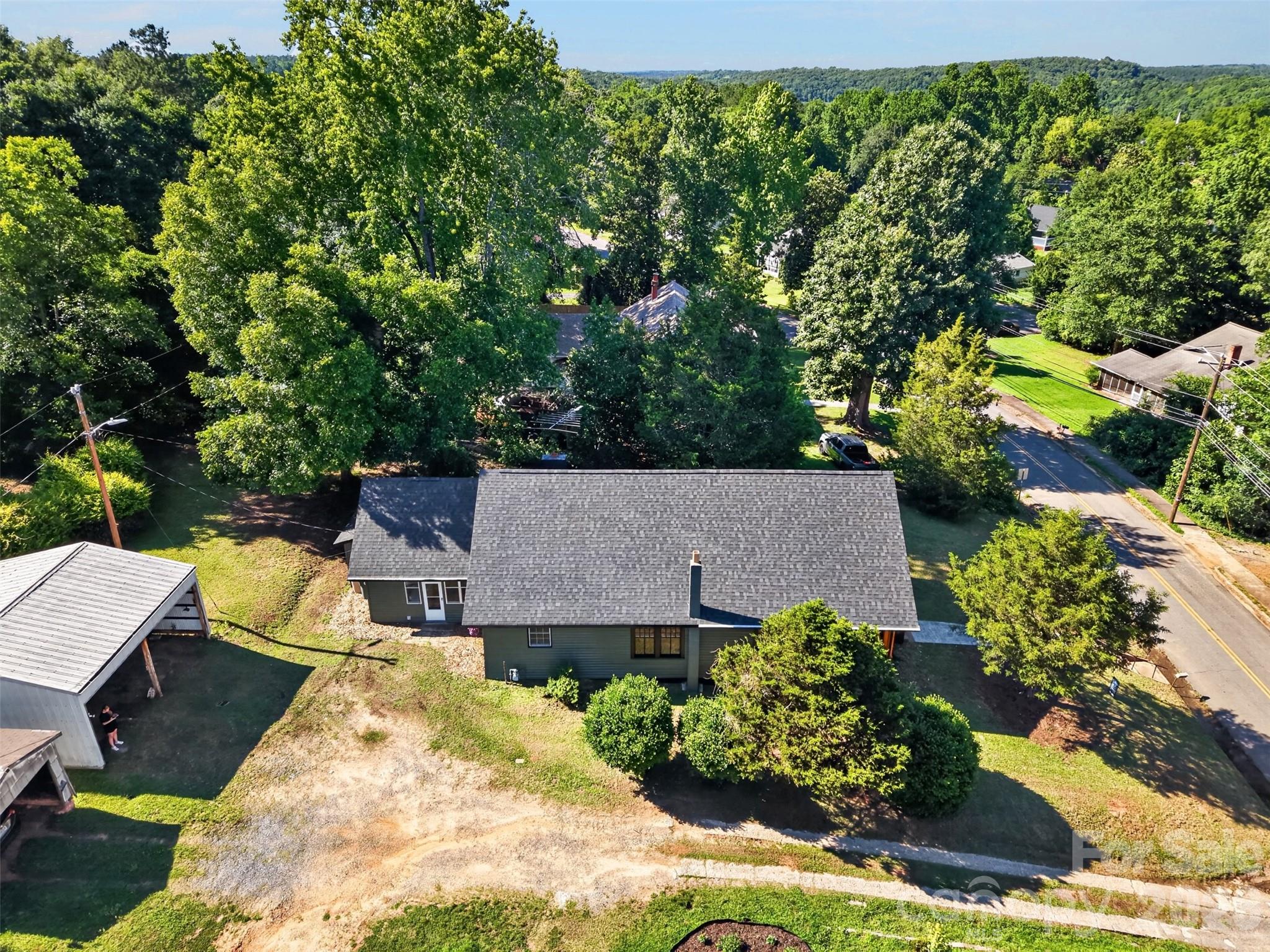 32 Pinecrest Avenue — Great Falls
