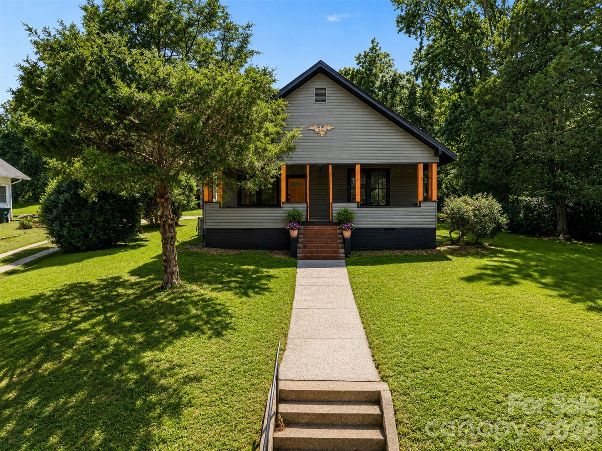 32 Pinecrest Avenue — Great Falls