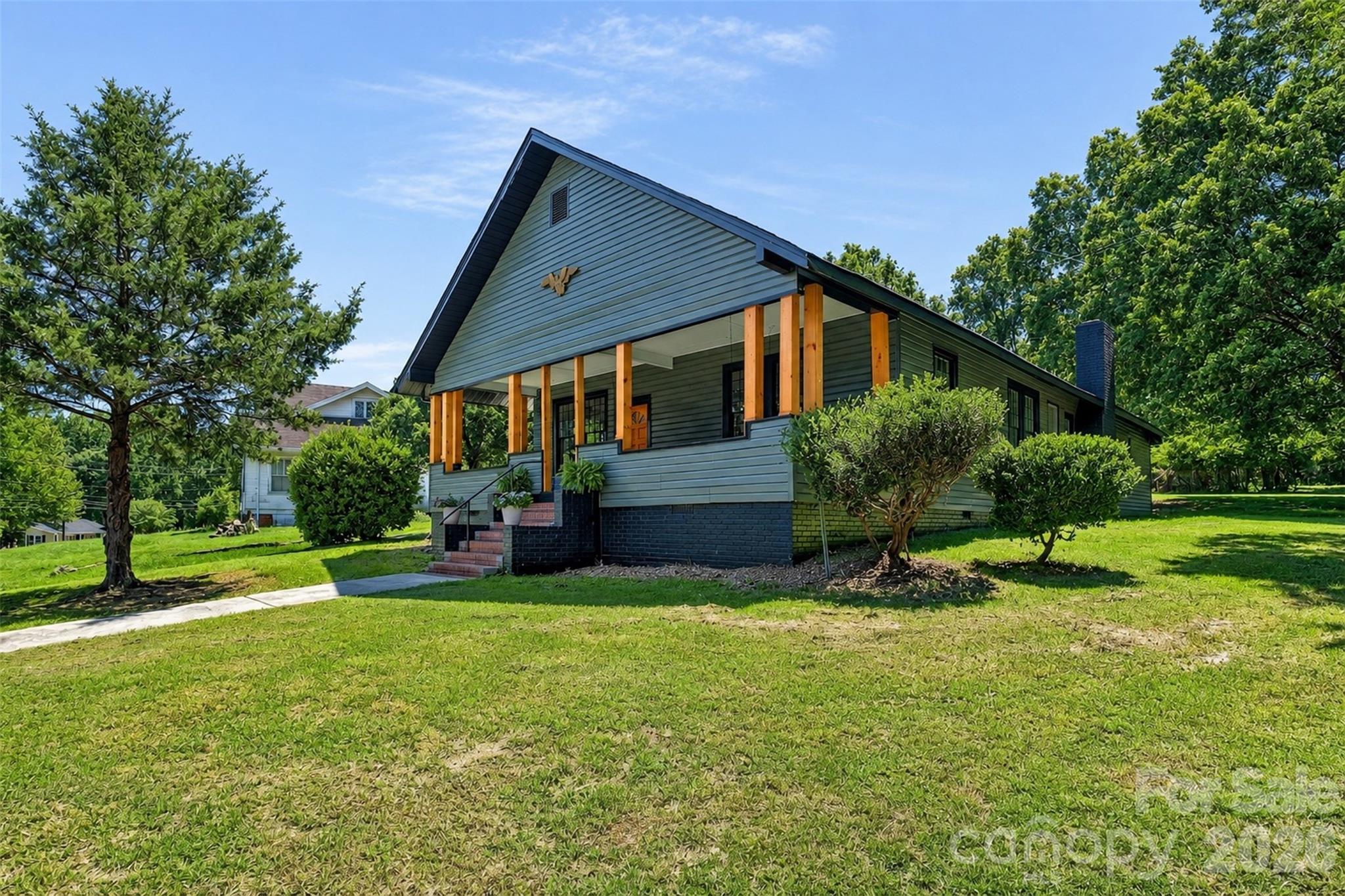 32 Pinecrest Avenue — Great Falls