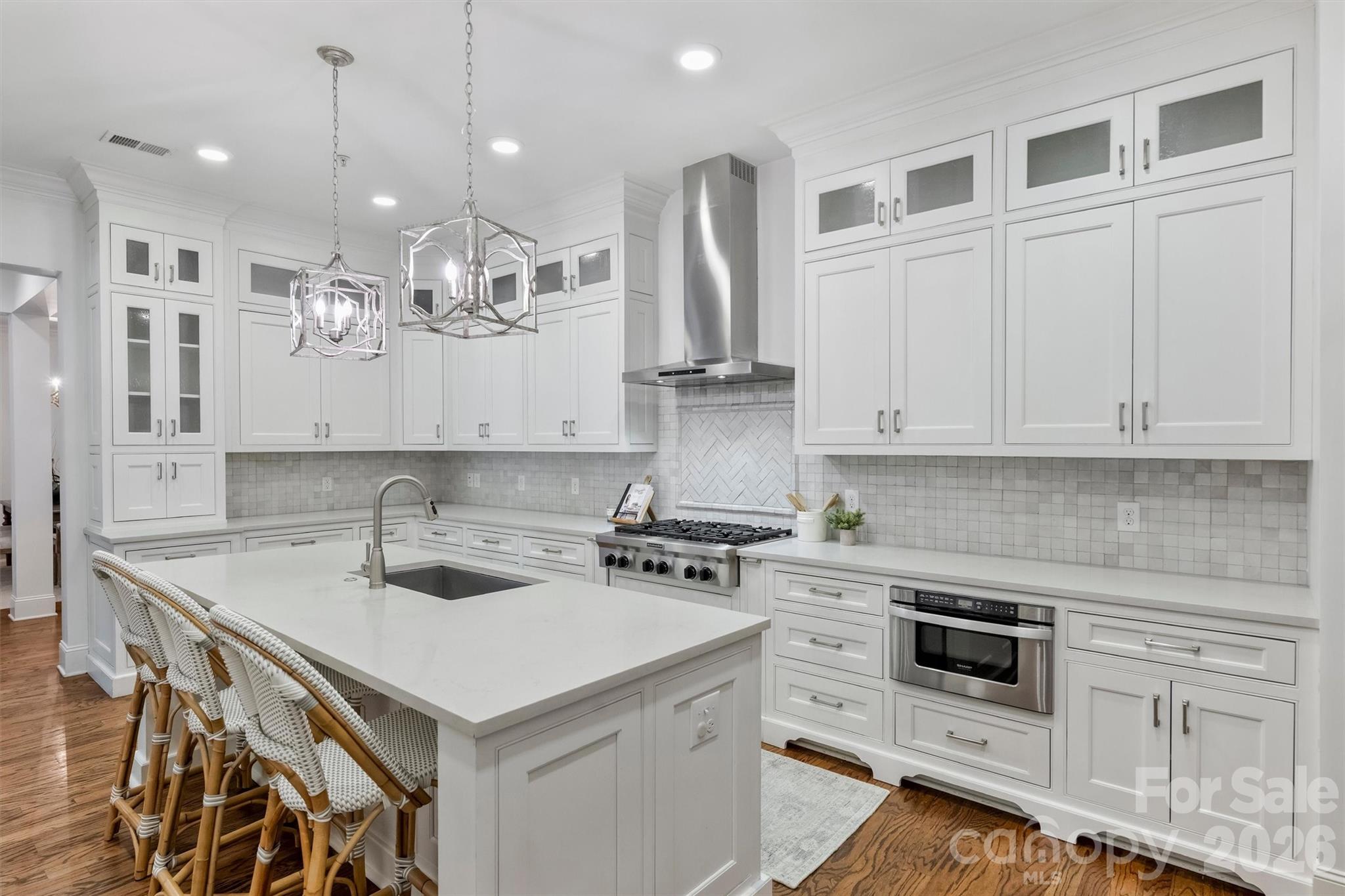 2251 Selwyn Avenue — Charlotte
