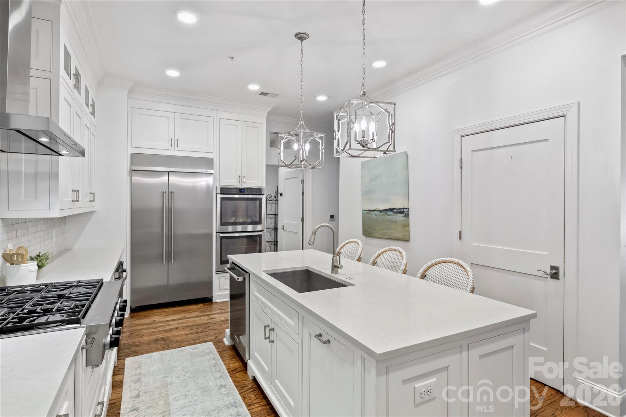 2251 Selwyn Avenue — Charlotte