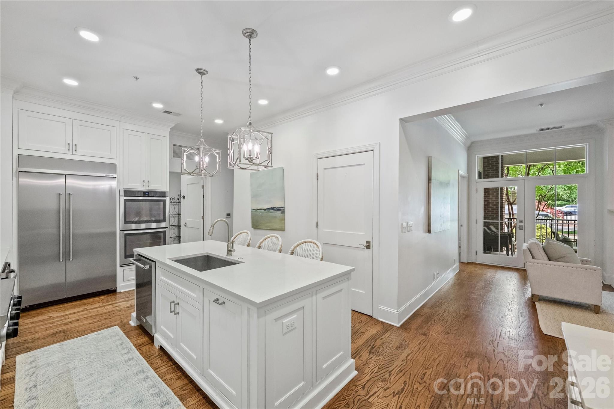 2251 Selwyn Avenue — Charlotte