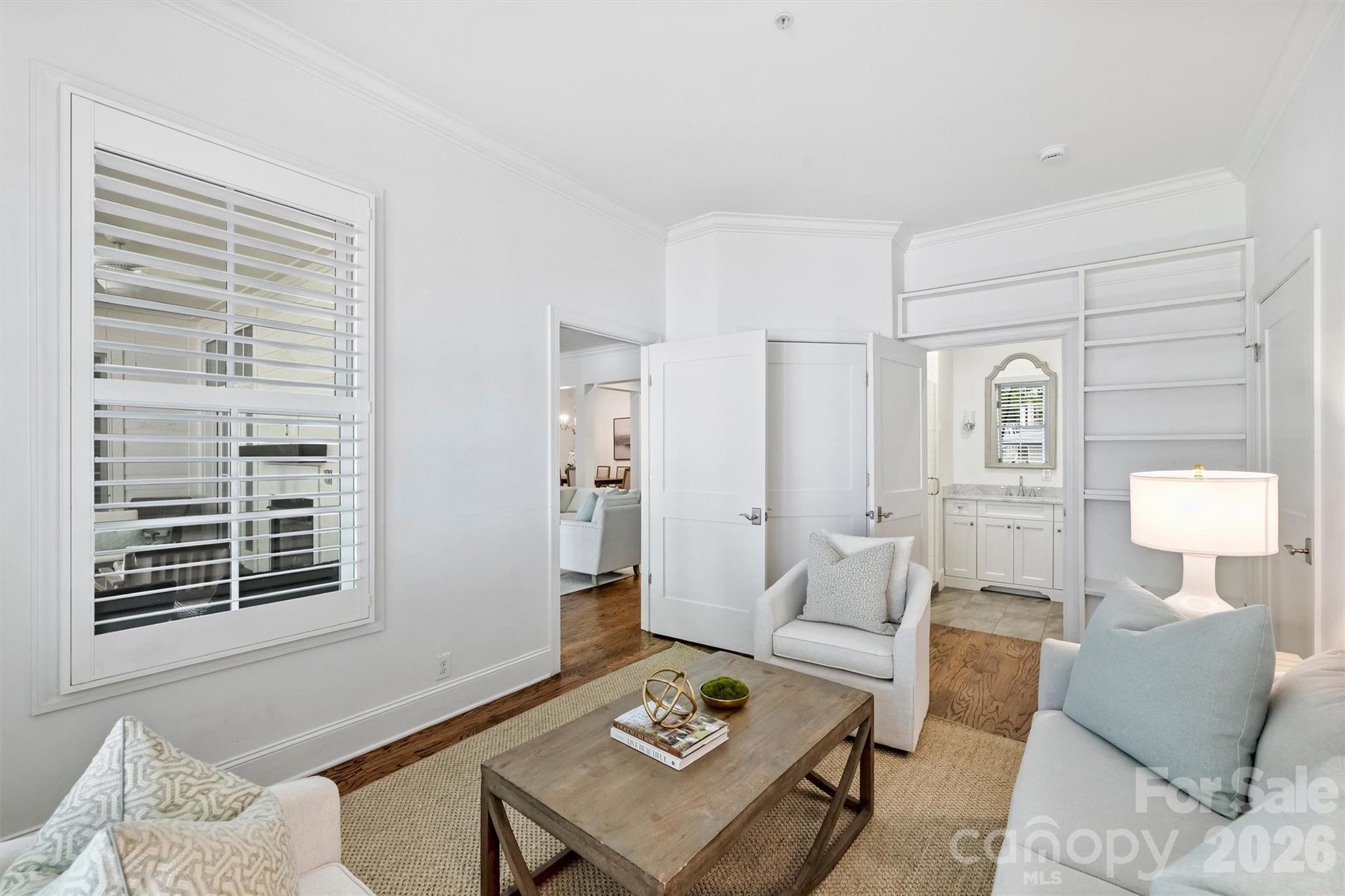 2251 Selwyn Avenue — Charlotte