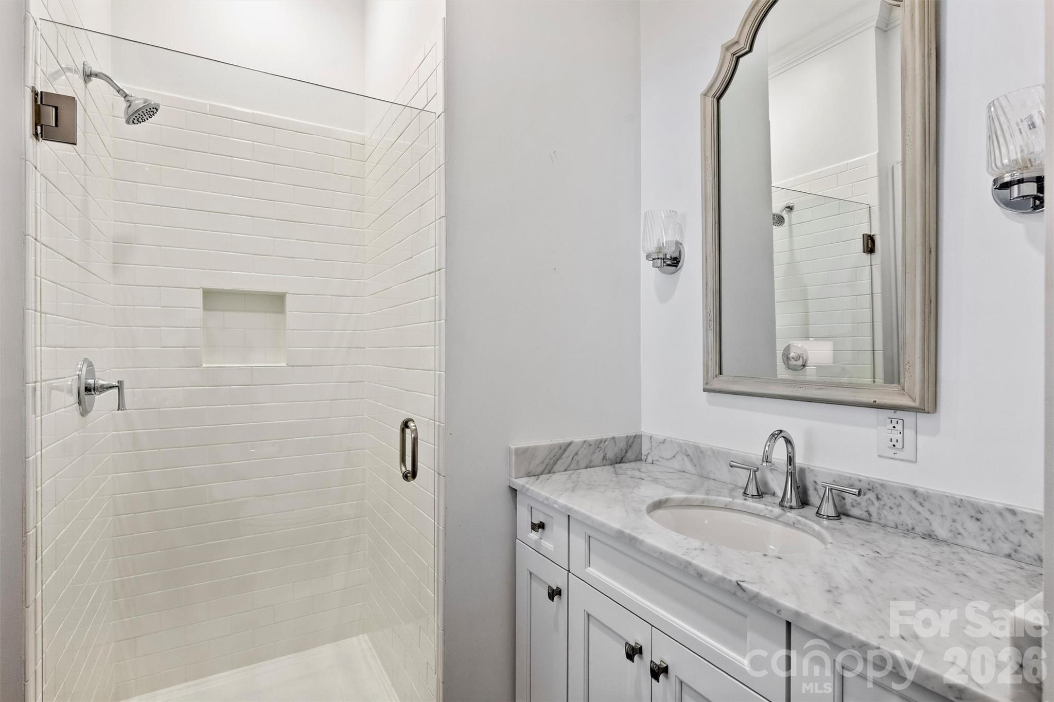 2251 Selwyn Avenue — Charlotte
