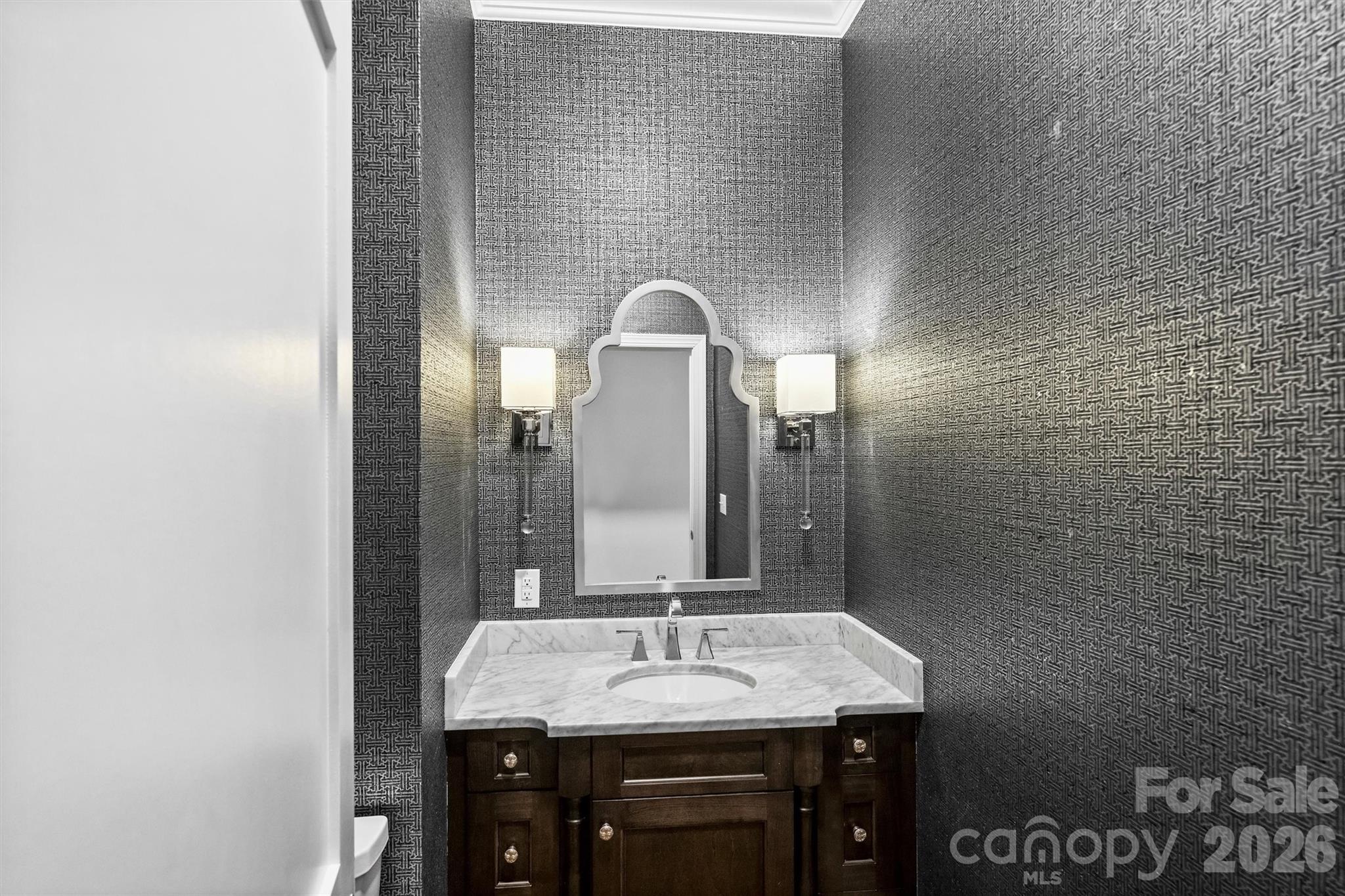 2251 Selwyn Avenue — Charlotte