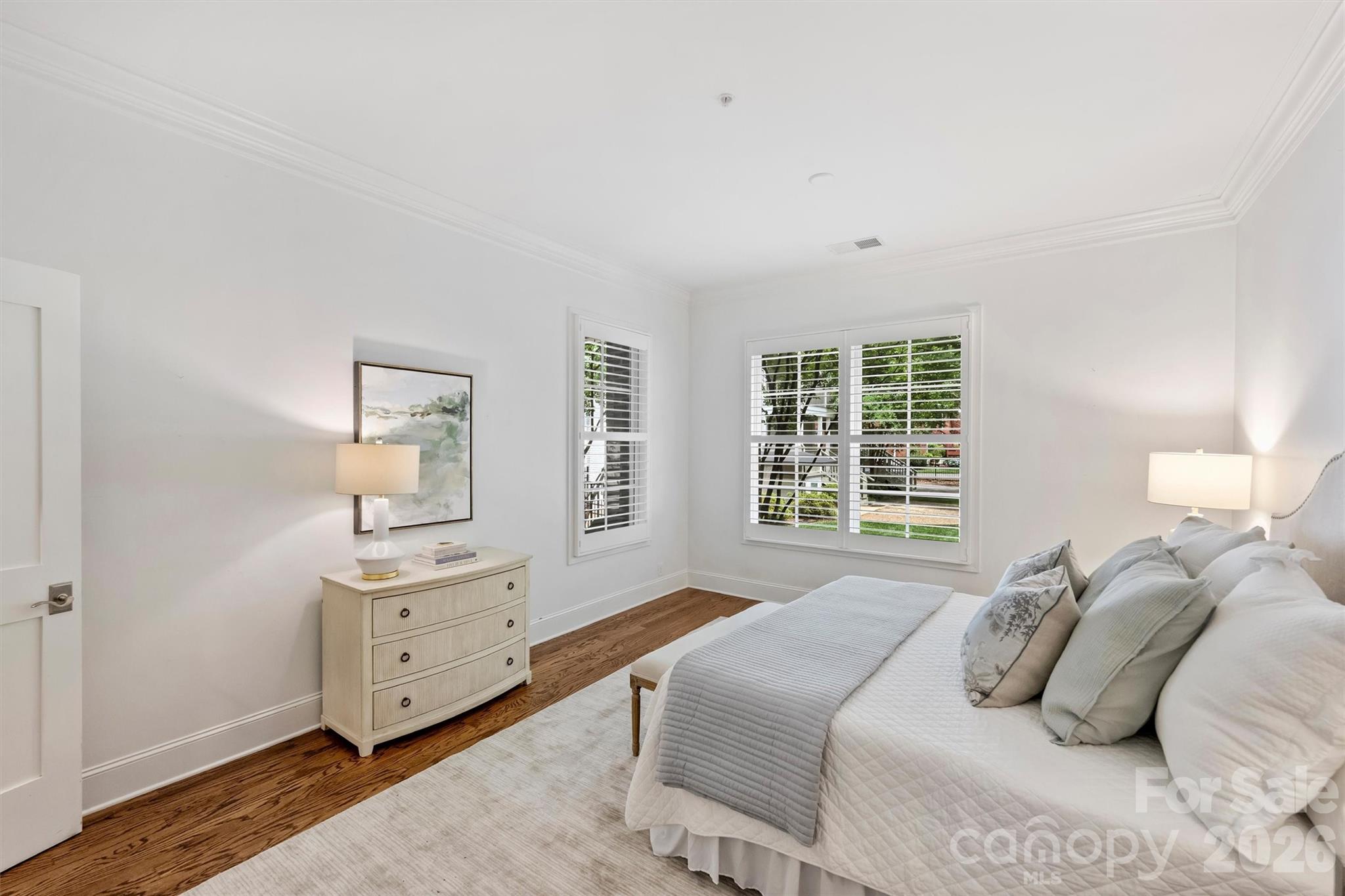 2251 Selwyn Avenue — Charlotte