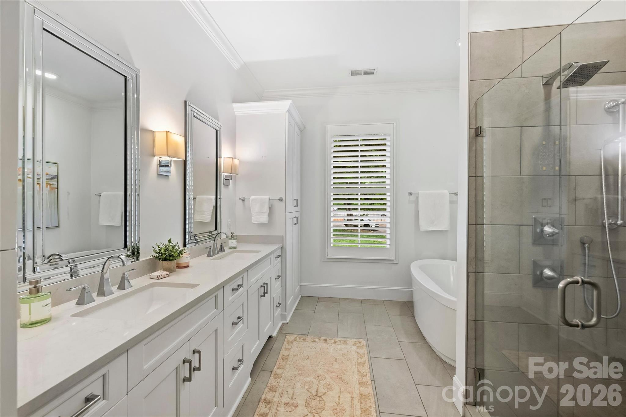 2251 Selwyn Avenue — Charlotte