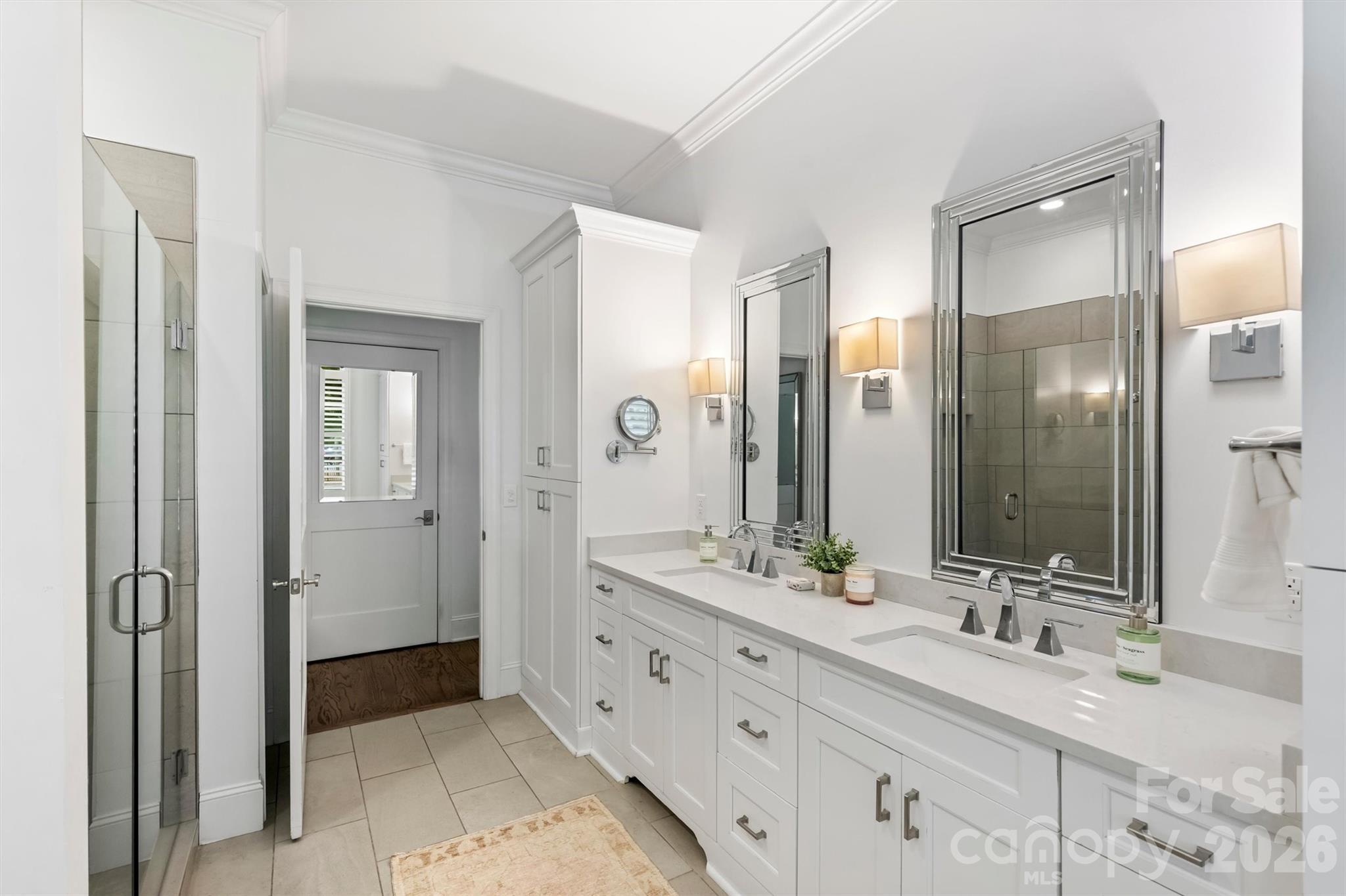 2251 Selwyn Avenue — Charlotte