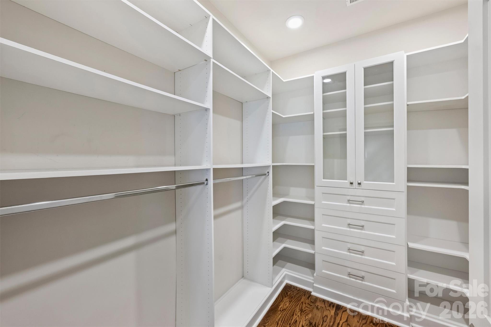 2251 Selwyn Avenue — Charlotte
