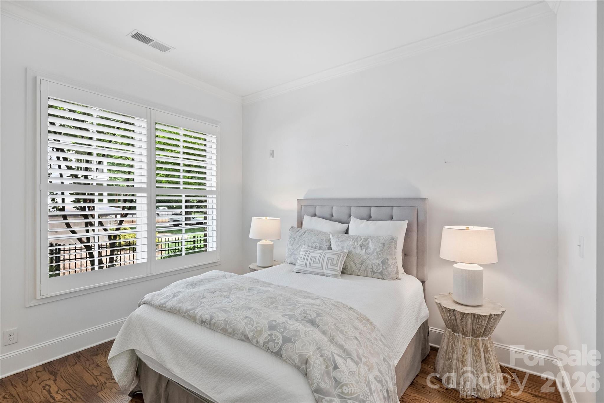 2251 Selwyn Avenue — Charlotte
