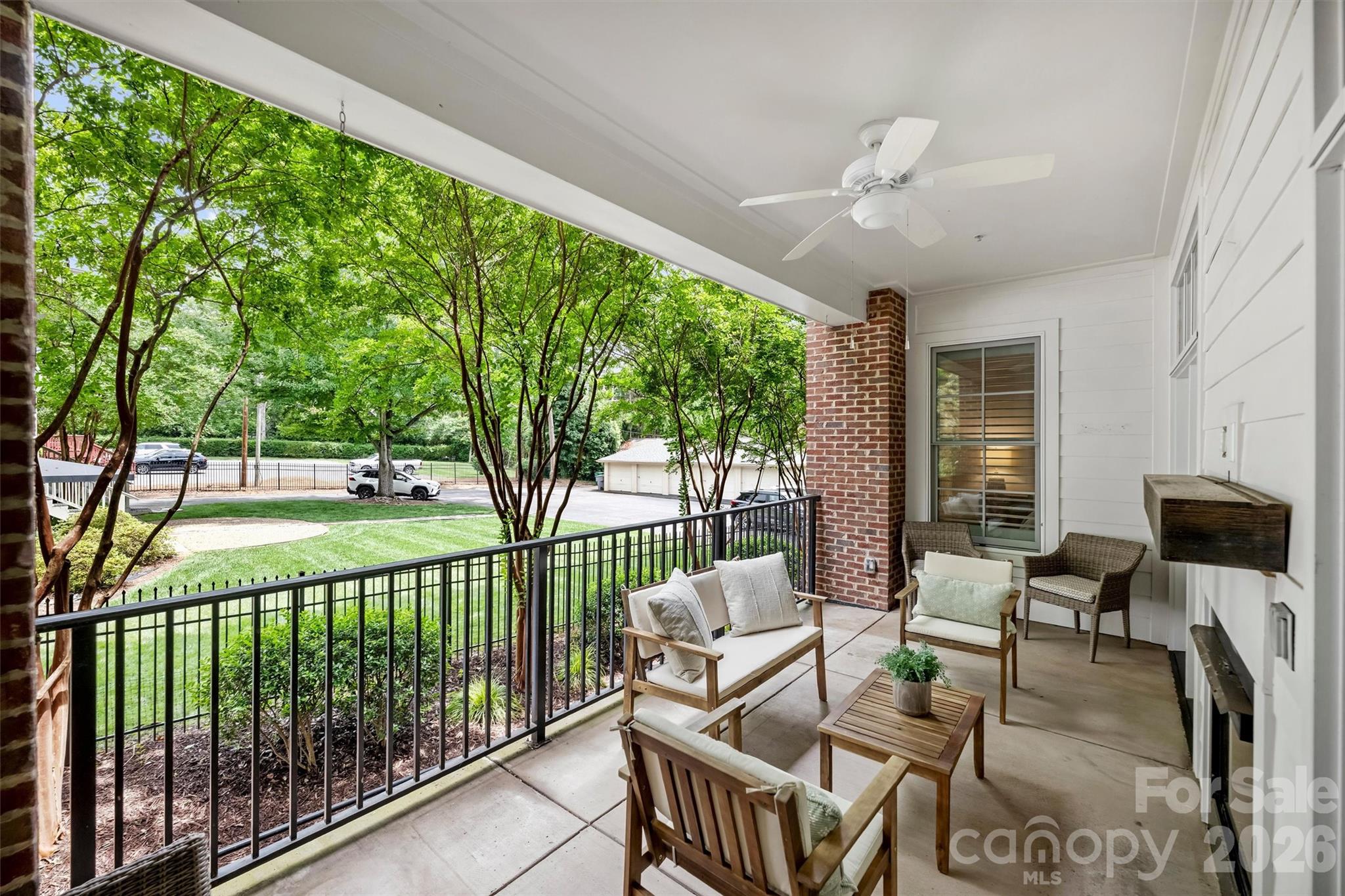 2251 Selwyn Avenue — Charlotte