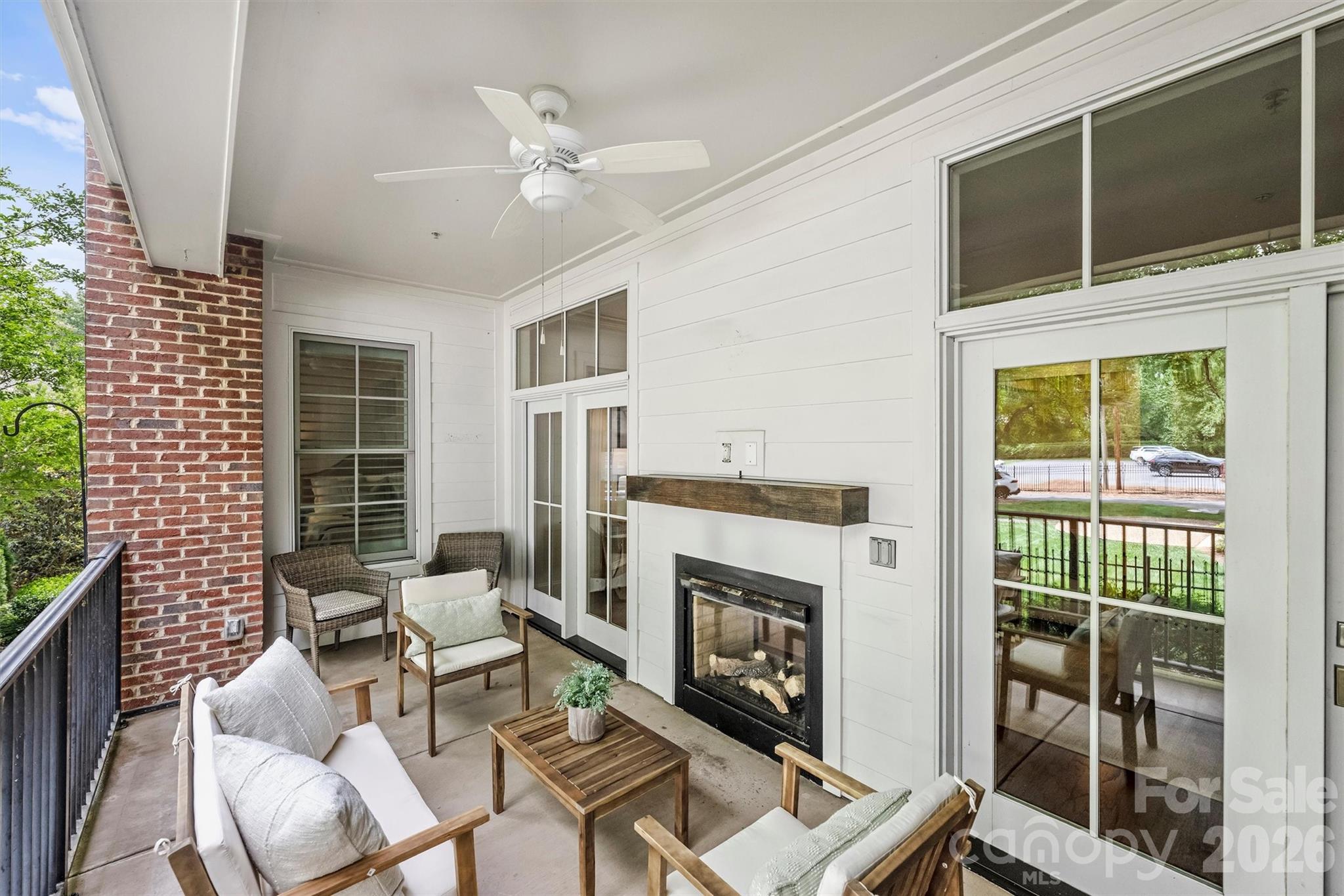 2251 Selwyn Avenue — Charlotte