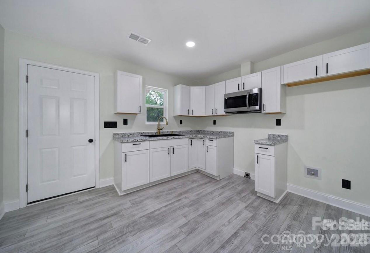 118 Henry Street — Lawndale