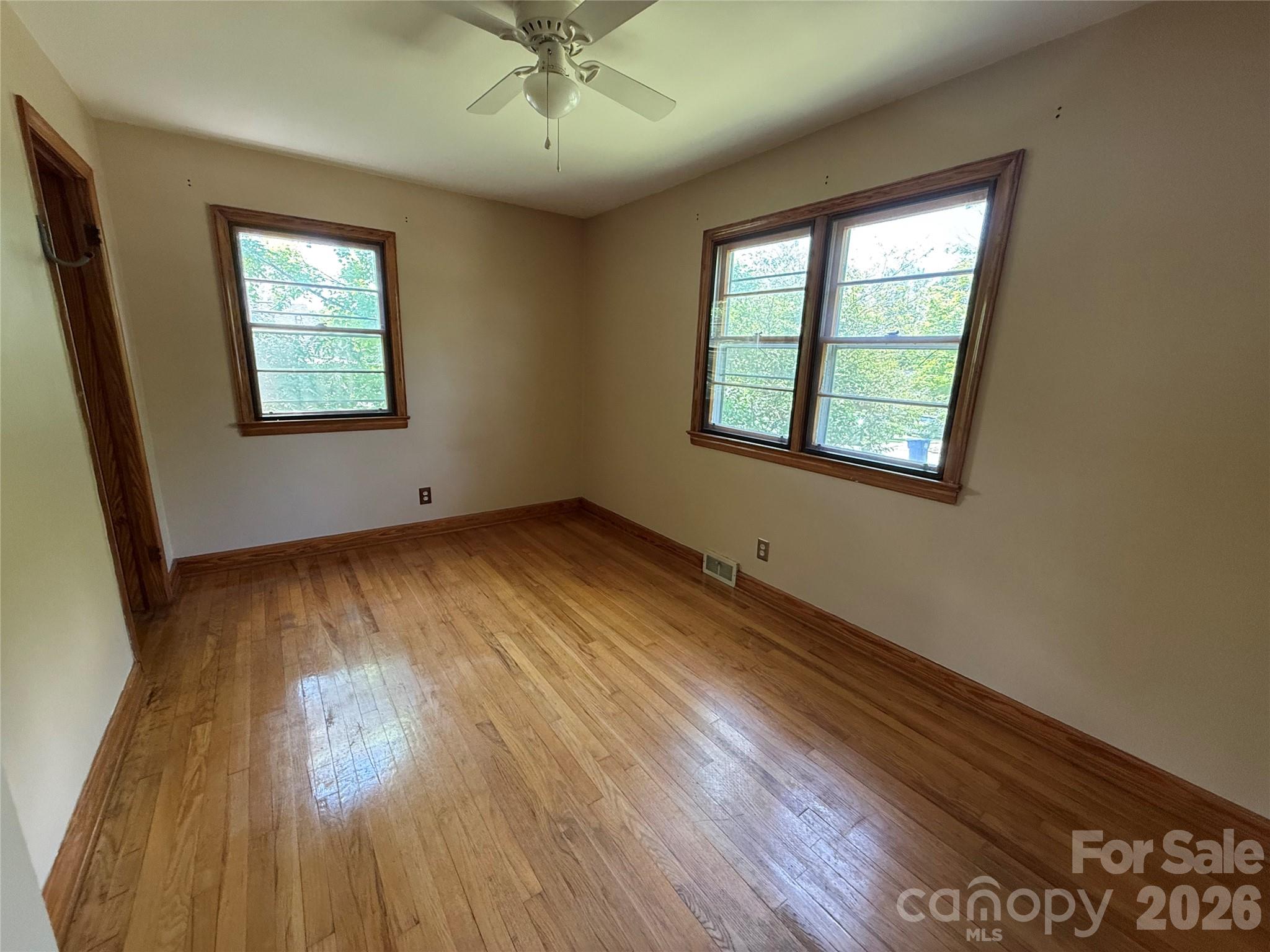 17 N Pershing Road — Asheville