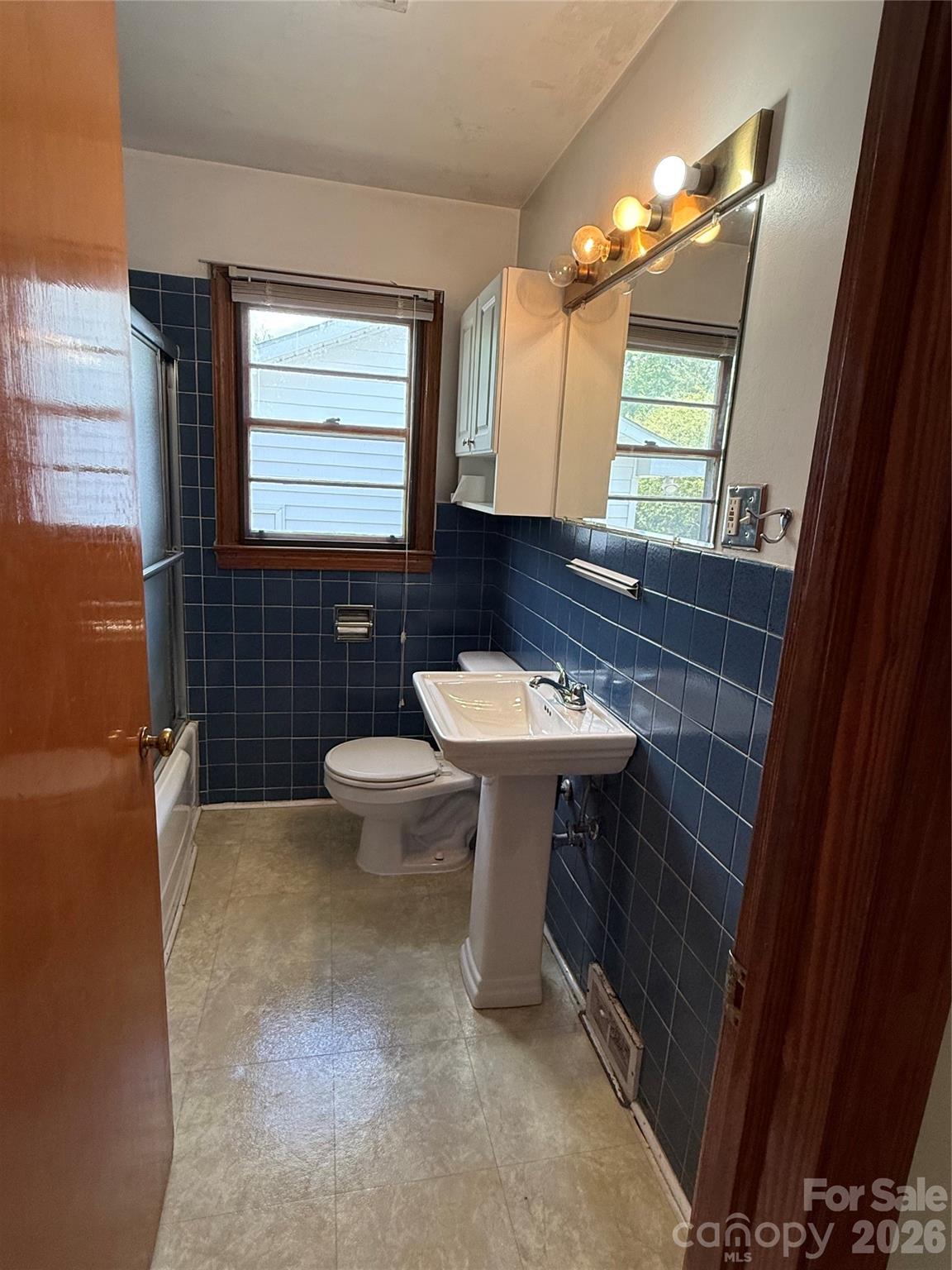 17 N Pershing Road — Asheville