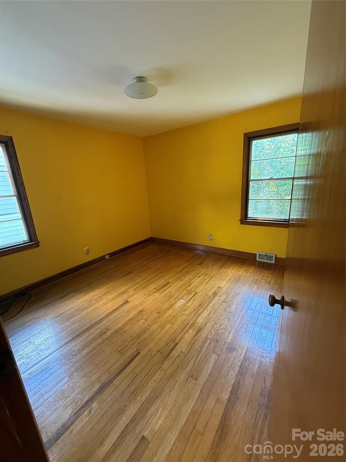 17 N Pershing Road — Asheville