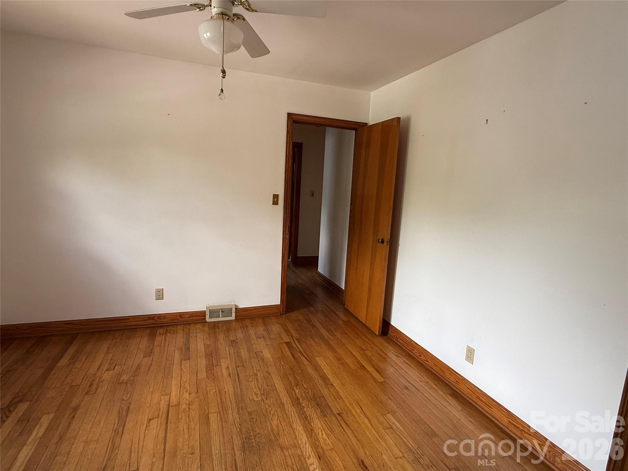 17 N Pershing Road — Asheville