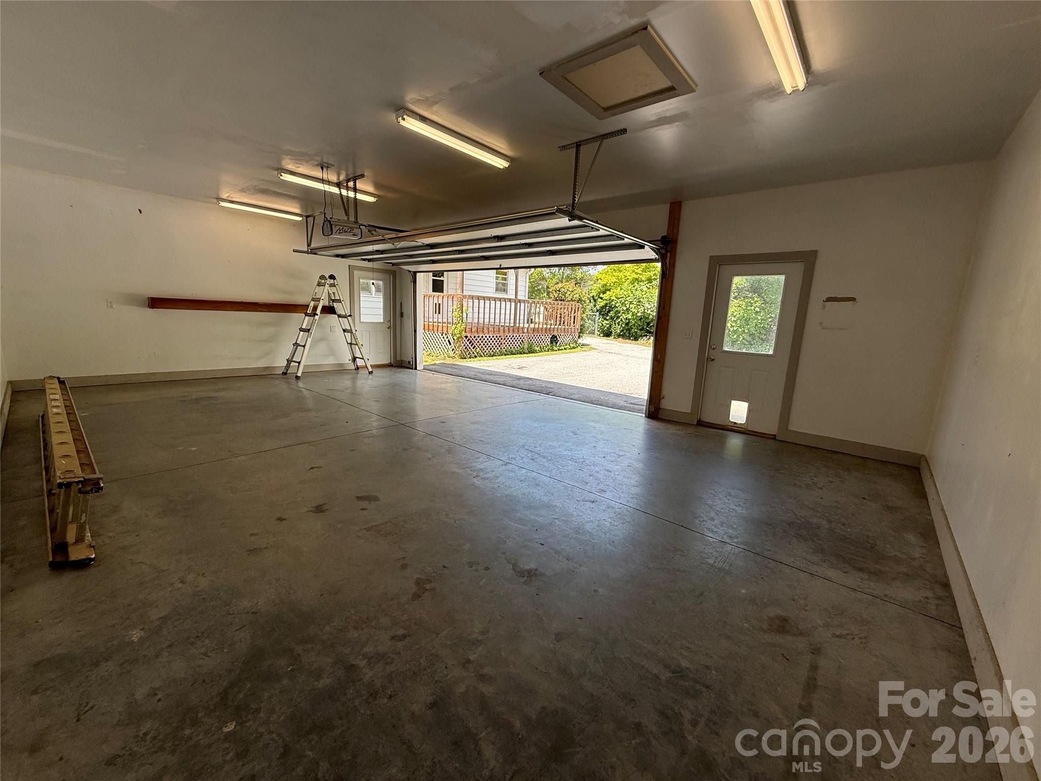 17 N Pershing Road — Asheville