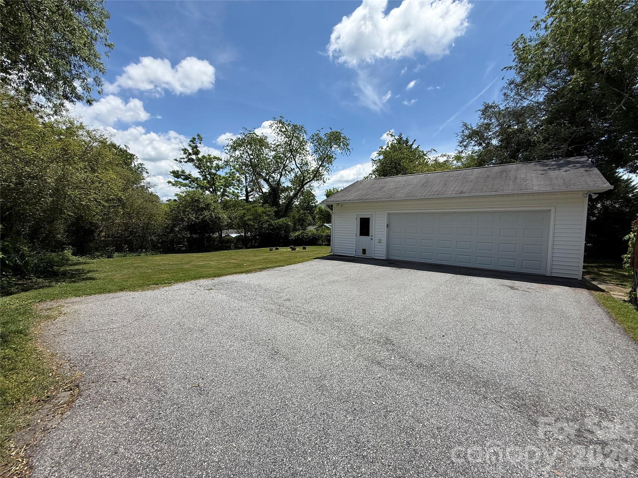 17 N Pershing Road — Asheville