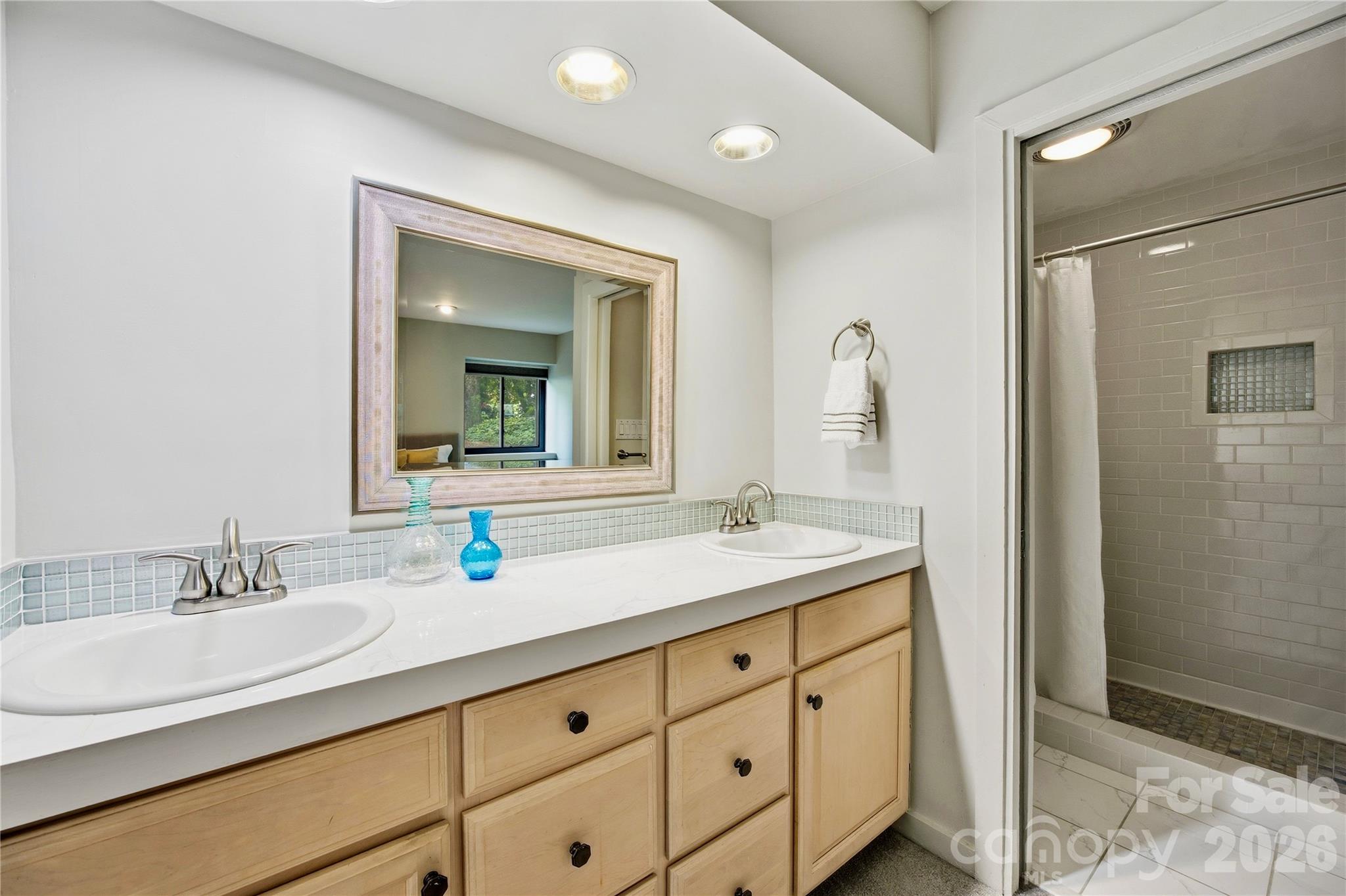 2724 Huntingtowne Farms Lane — Charlotte