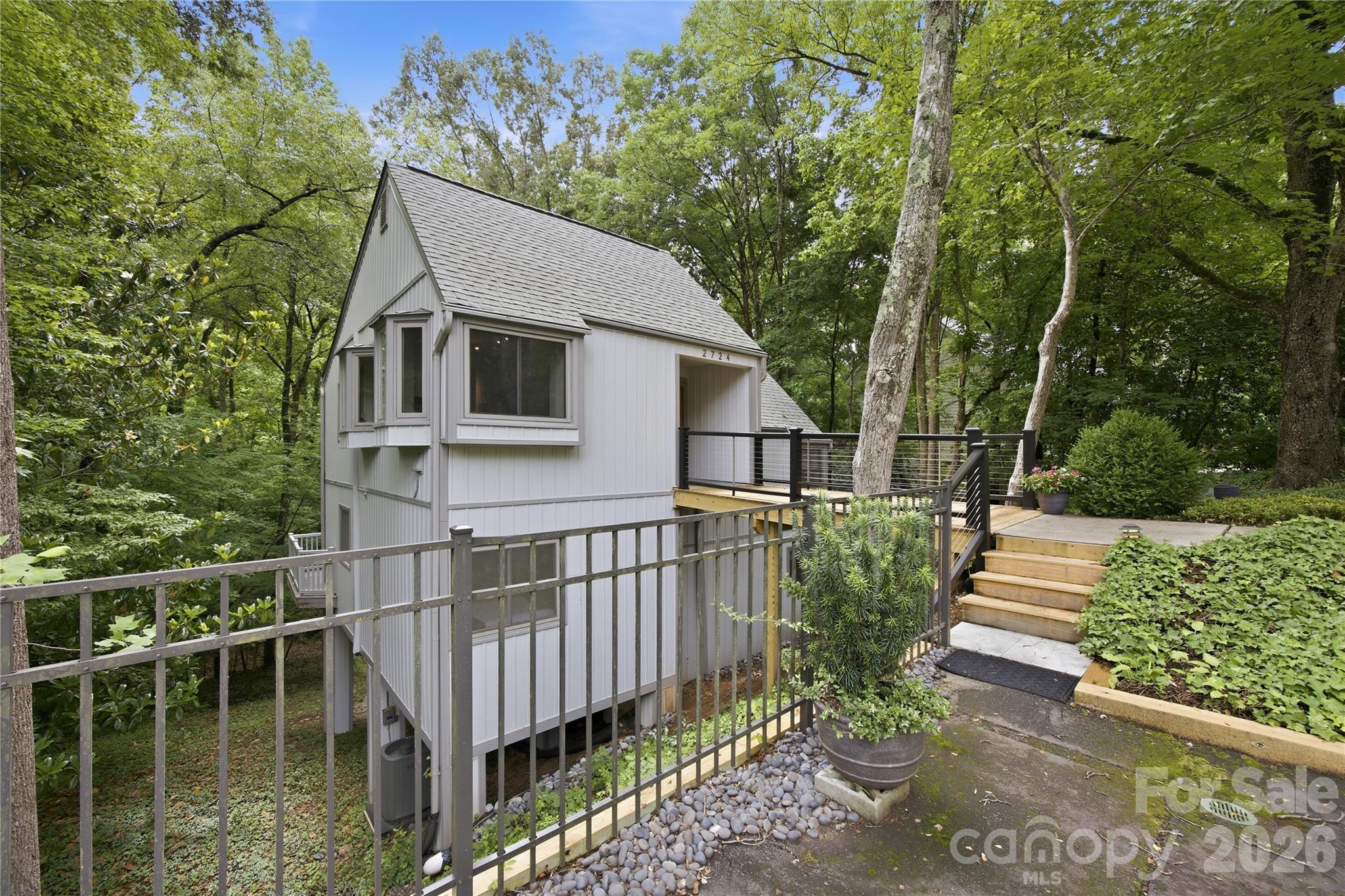 2724 Huntingtowne Farms Lane — Charlotte