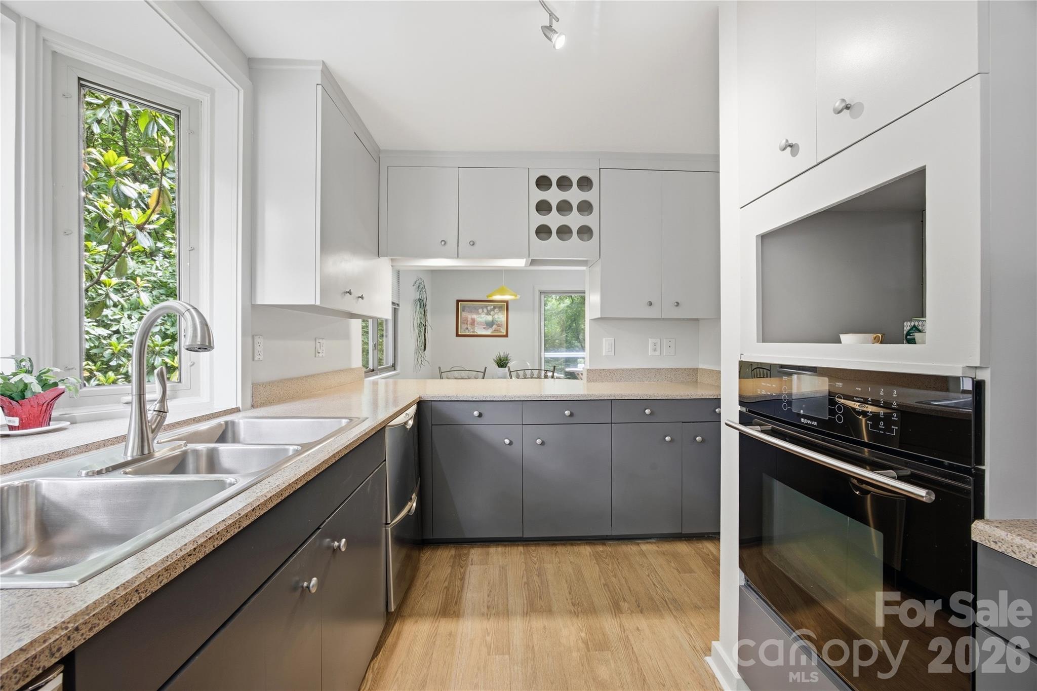 2724 Huntingtowne Farms Lane — Charlotte