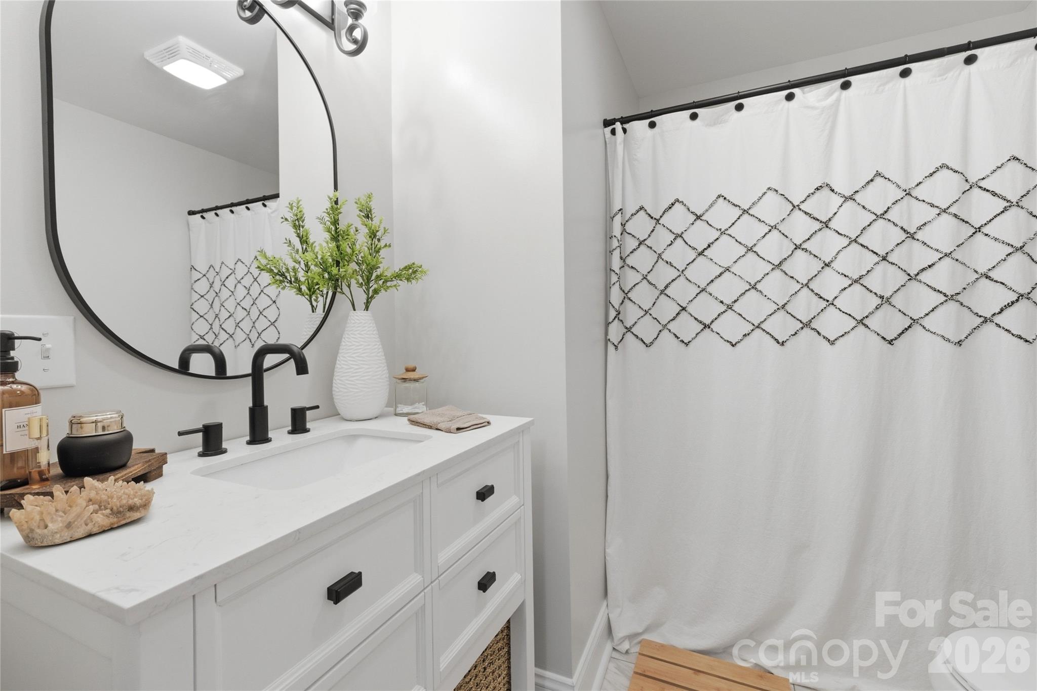 1226 1st Avenue Place NW — Hickory