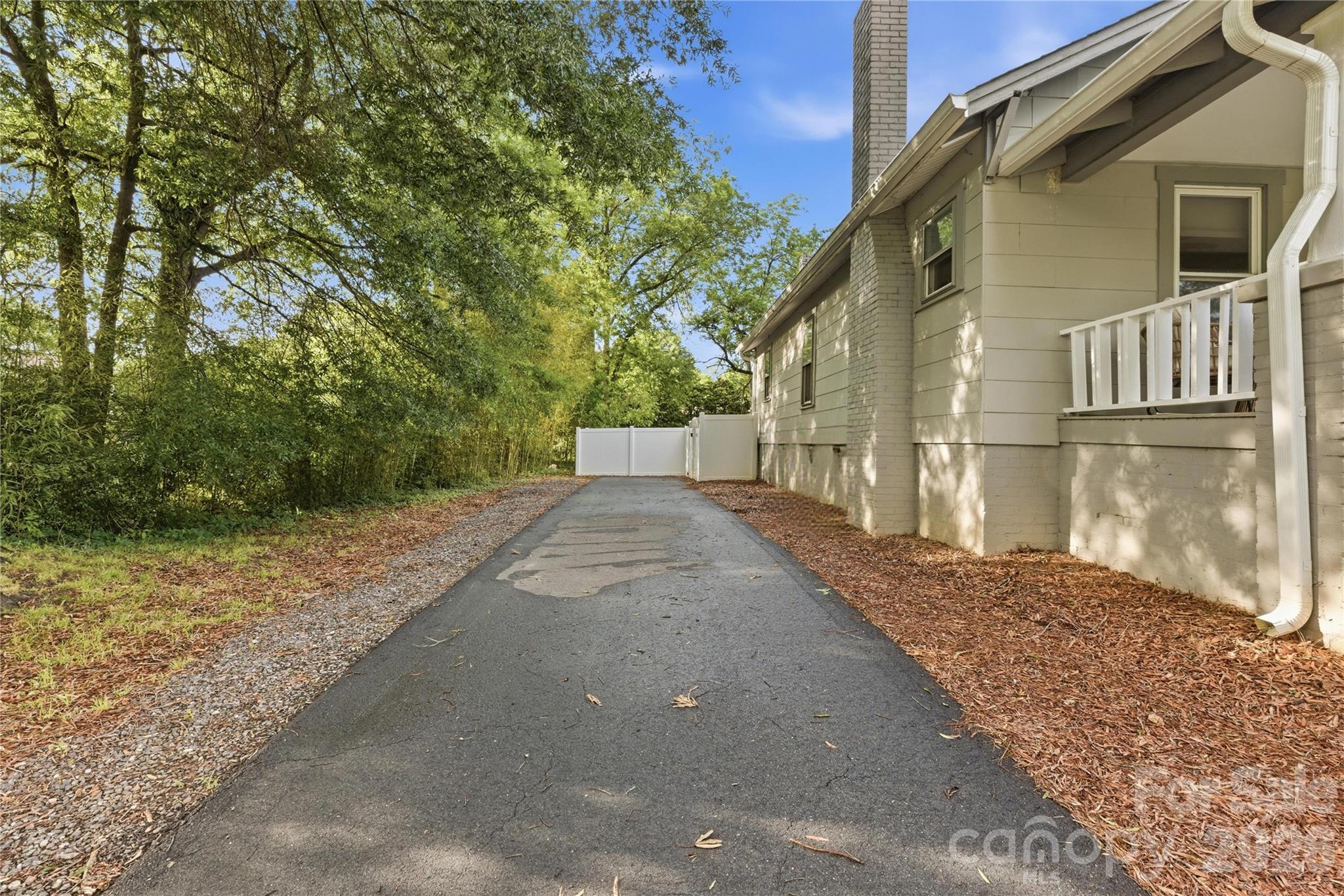 1226 1st Avenue Place NW — Hickory