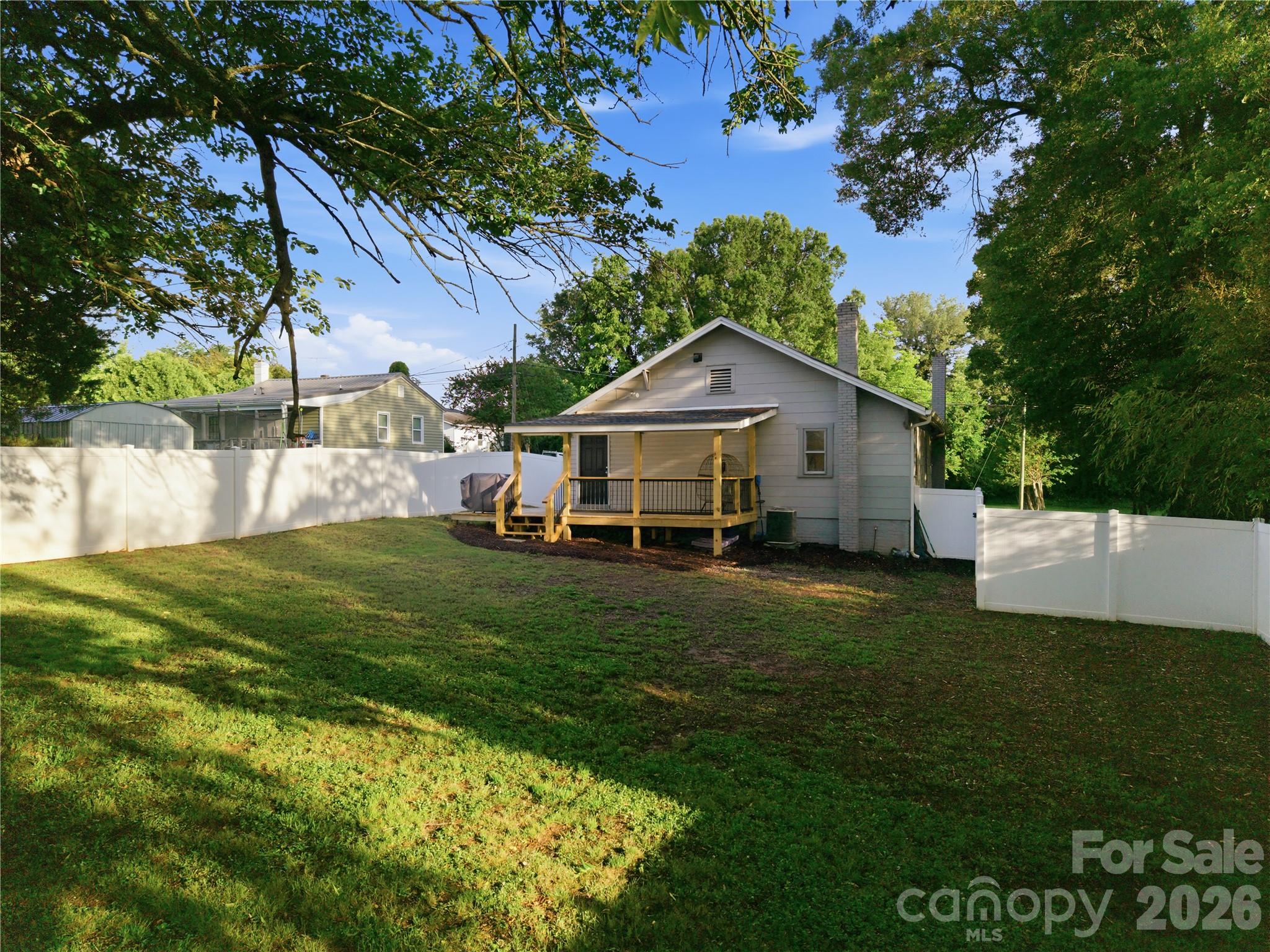 1226 1st Avenue Place NW — Hickory