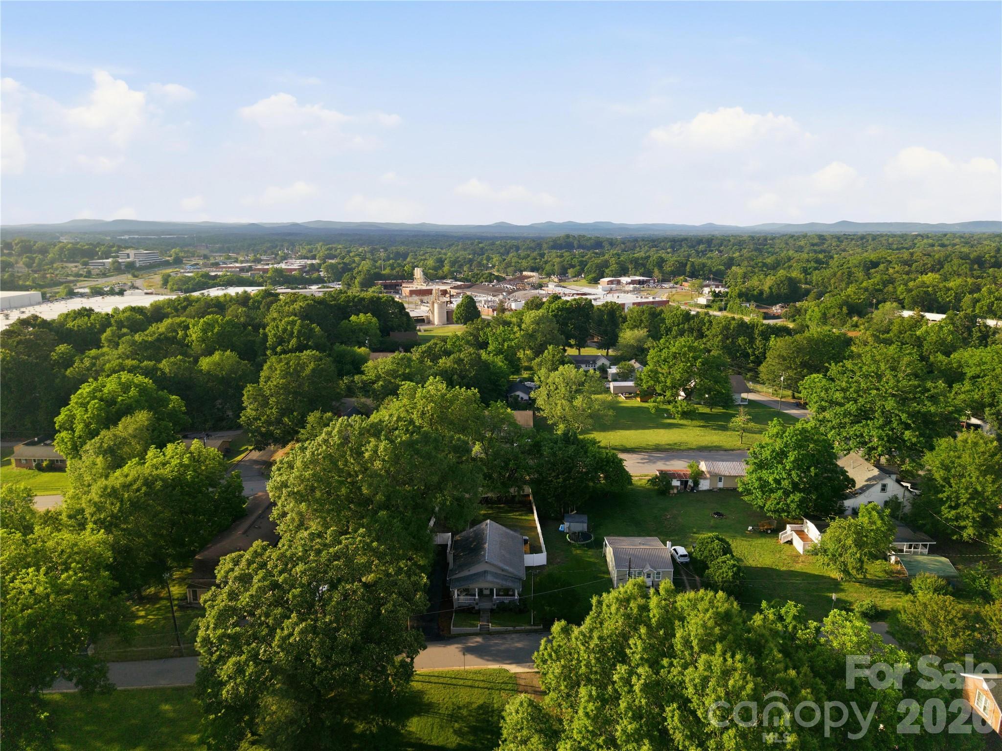 1226 1st Avenue Place NW — Hickory