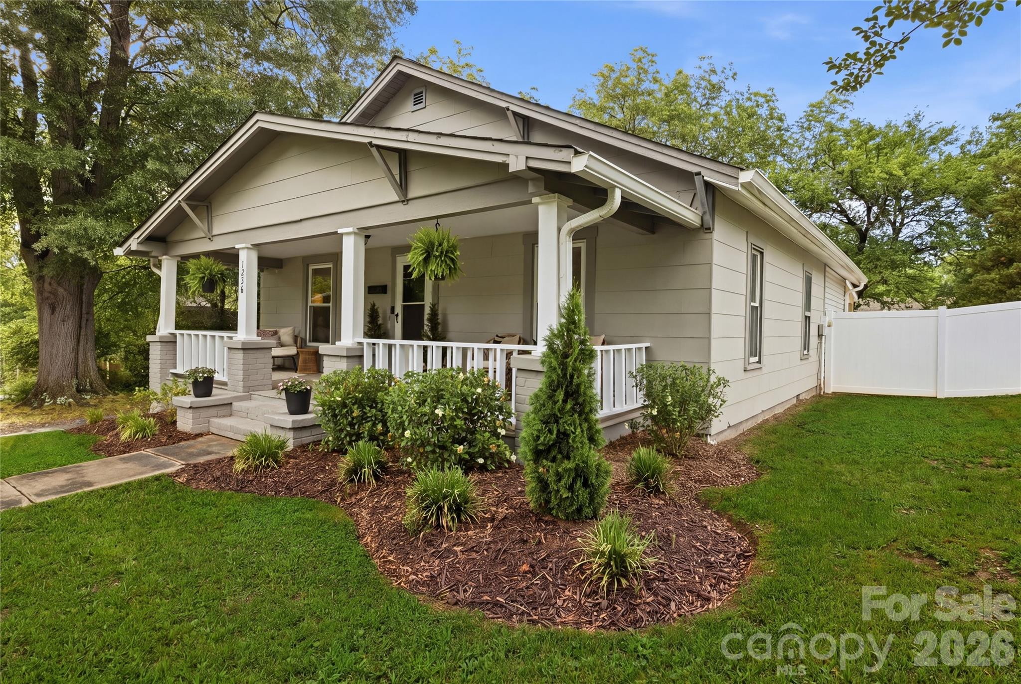 1226 1st Avenue Place NW — Hickory