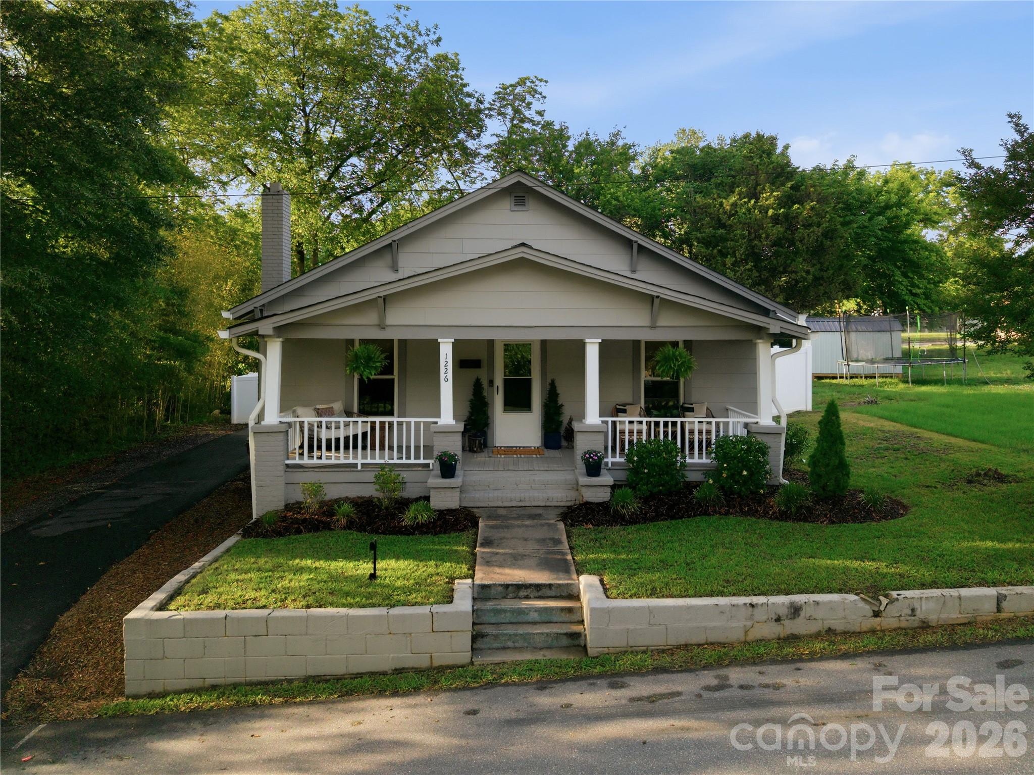 1226 1st Avenue Place NW — Hickory