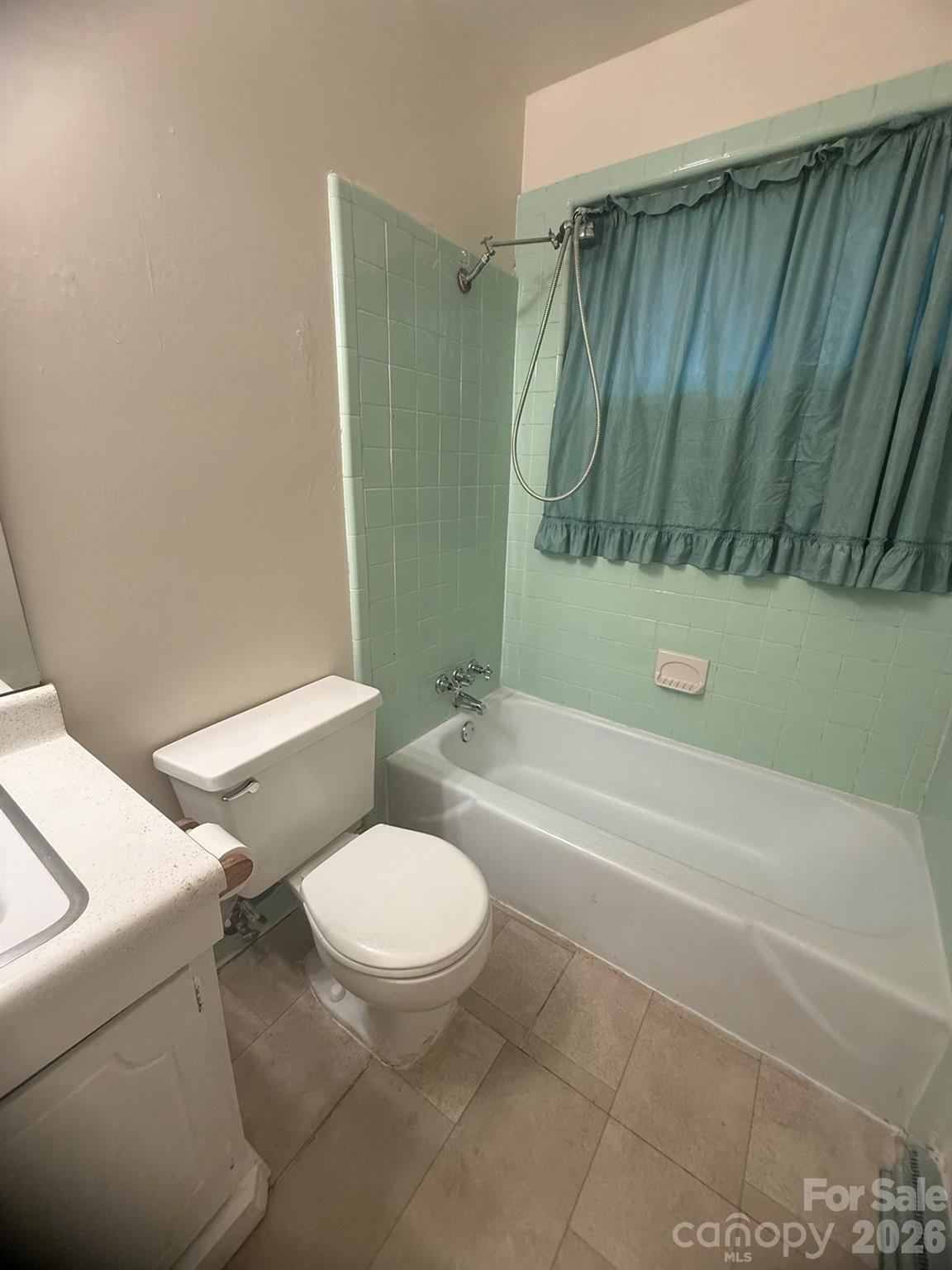 4915 Malibu Drive — Charlotte