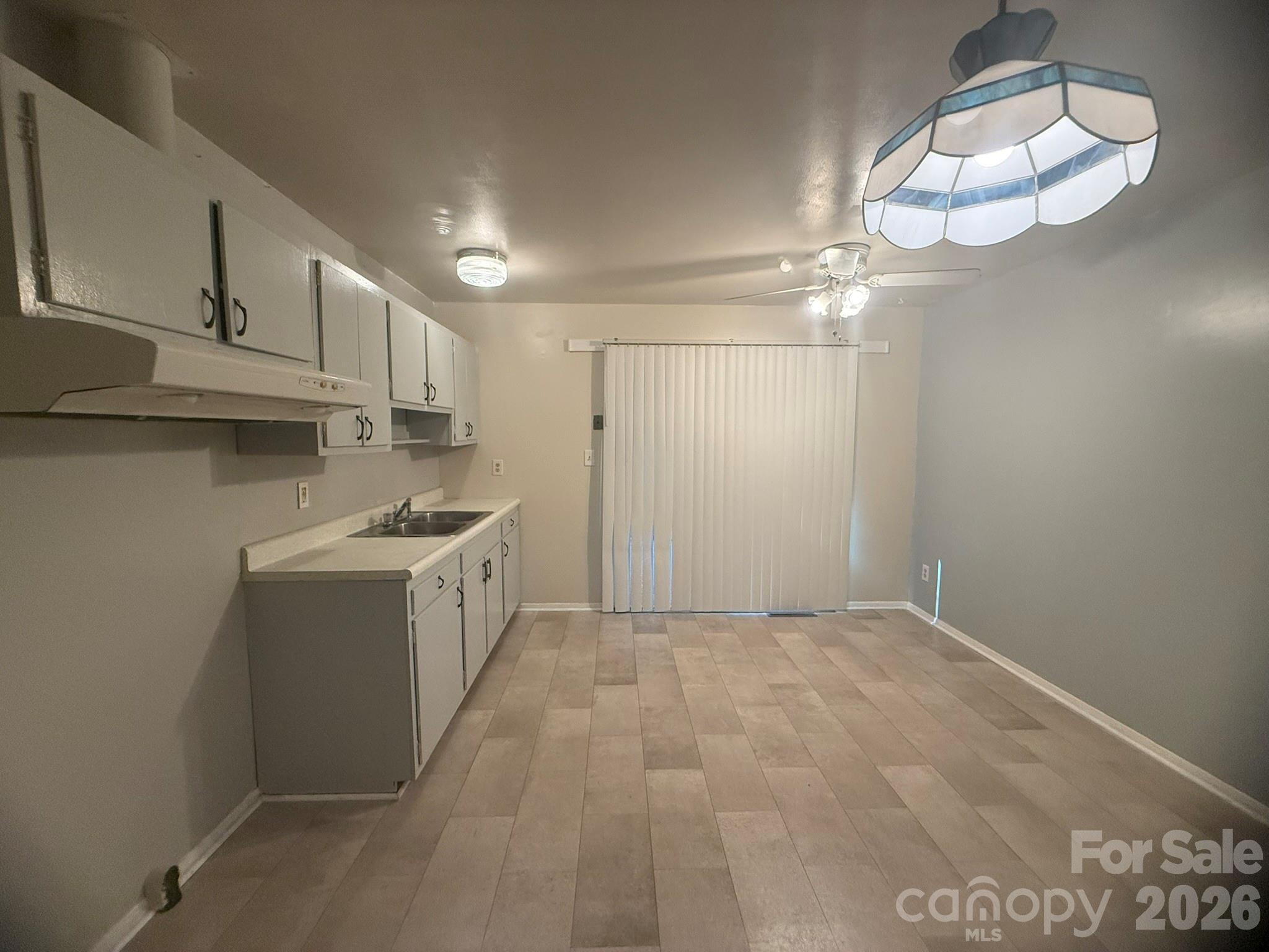 4915 Malibu Drive — Charlotte