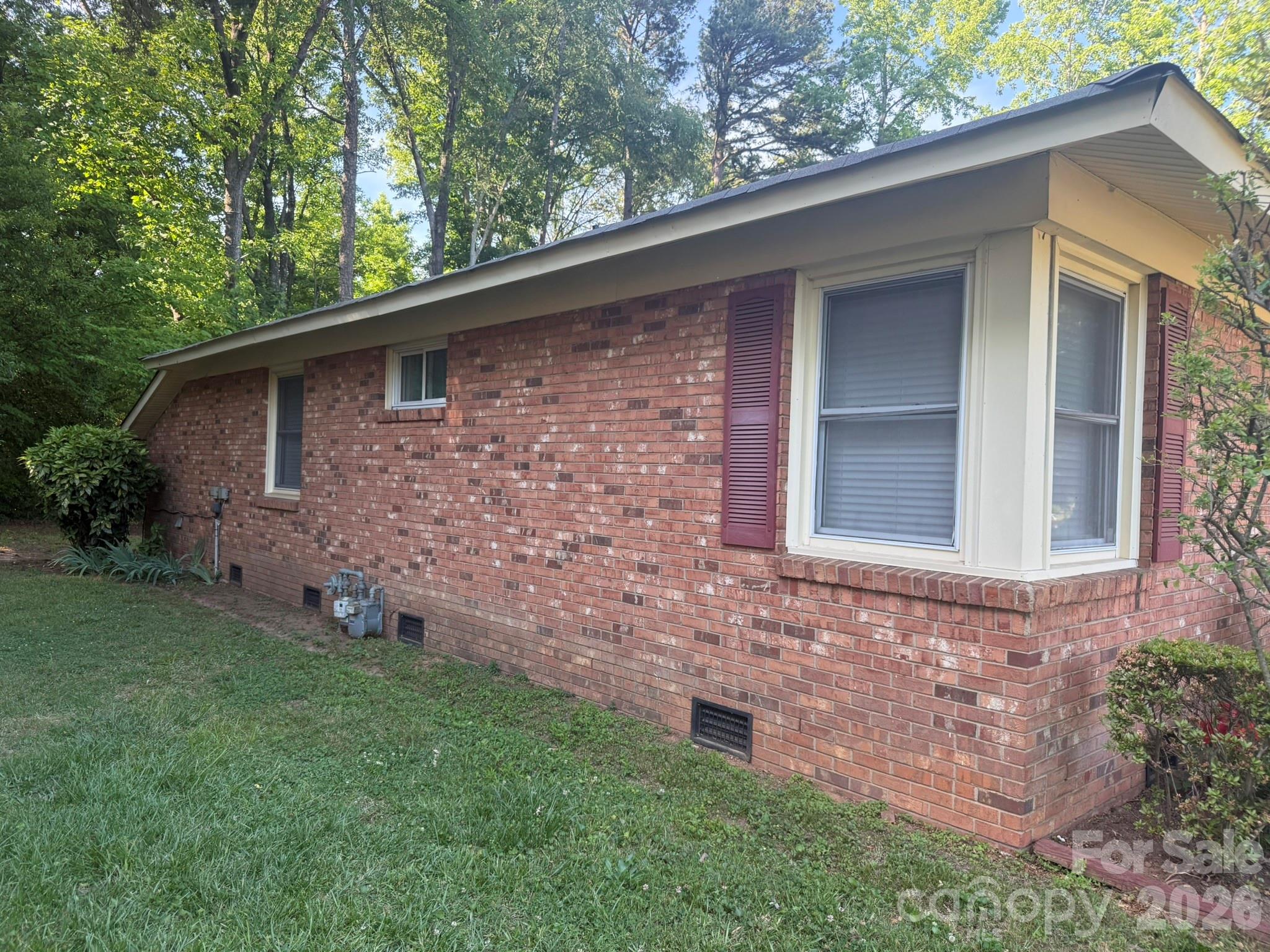 4915 Malibu Drive — Charlotte