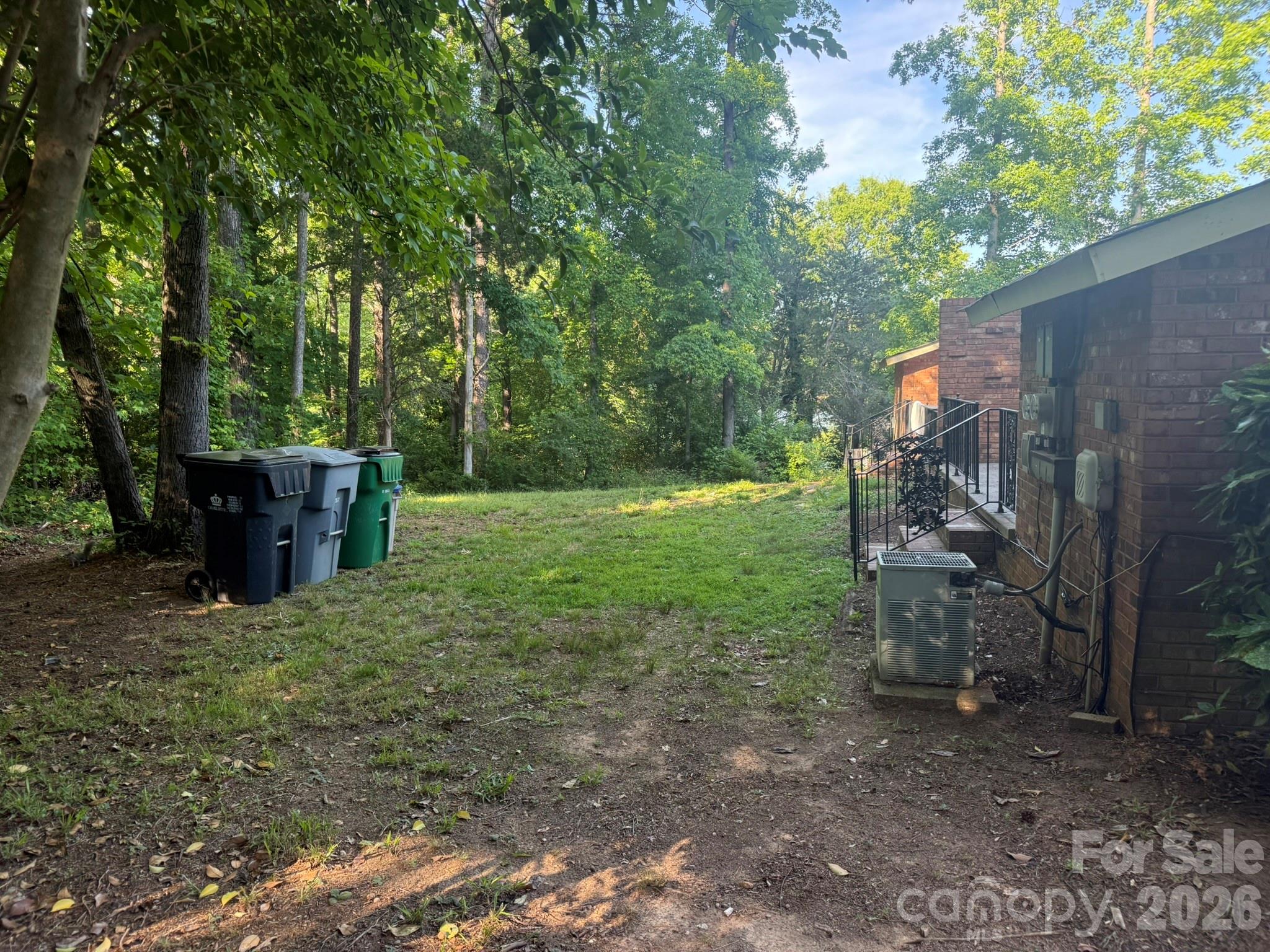 4915 Malibu Drive — Charlotte